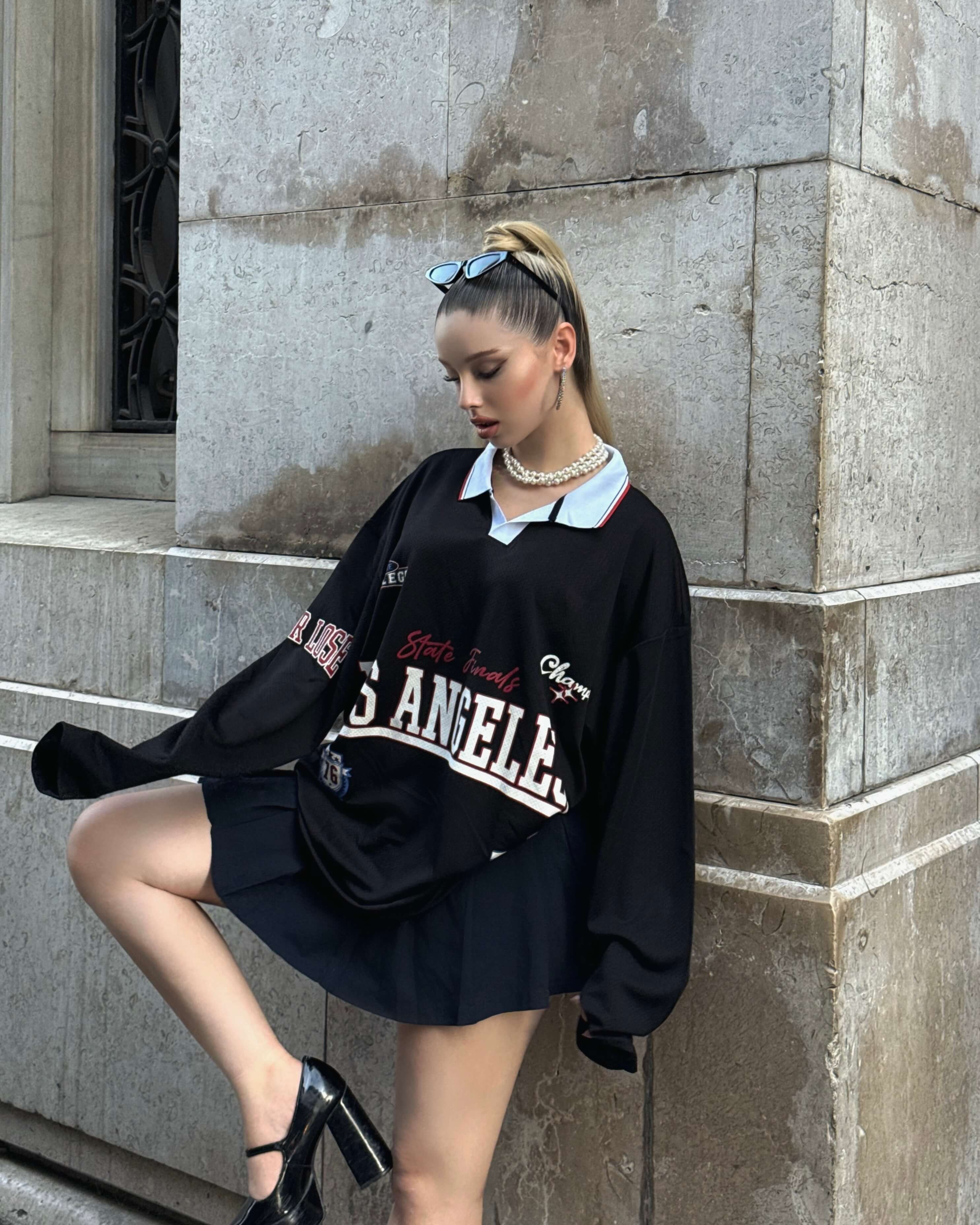LOS ANGELES BLACK YAKA DETAY SWEATSHİRT 