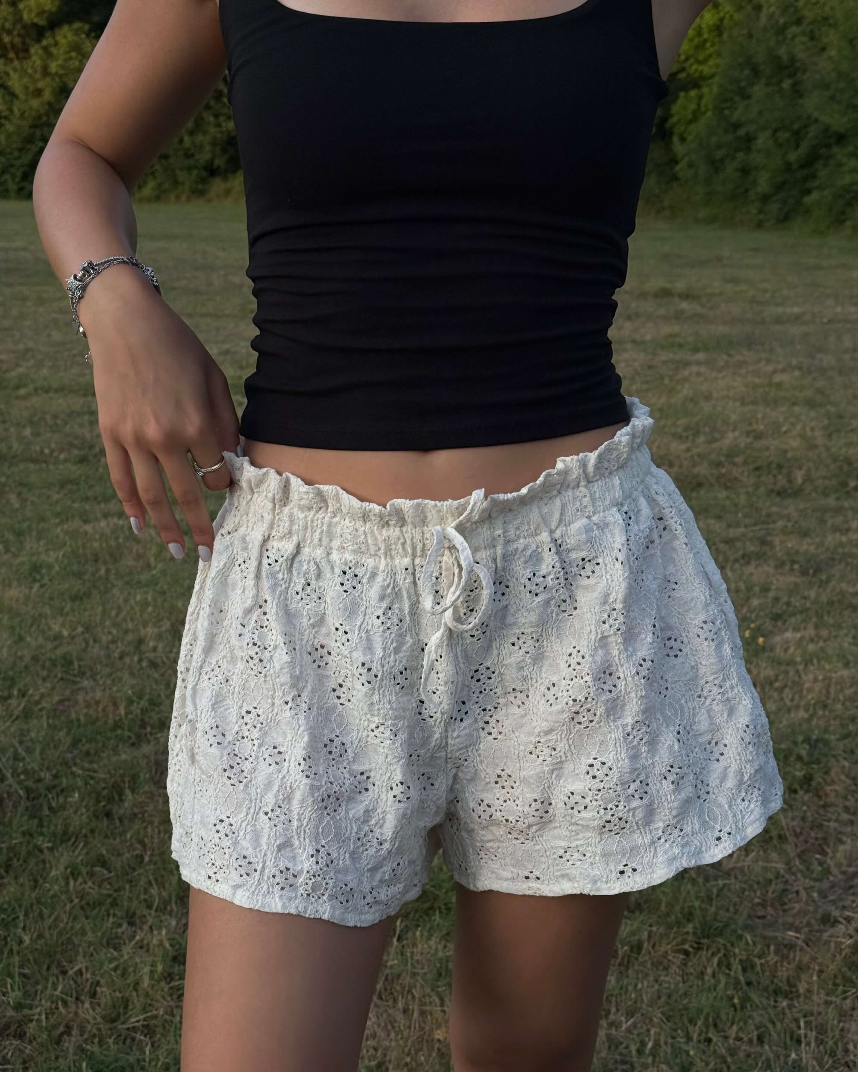 SONYA LIGHT BEIGE GÜPÜRLÜ ŞORT 
