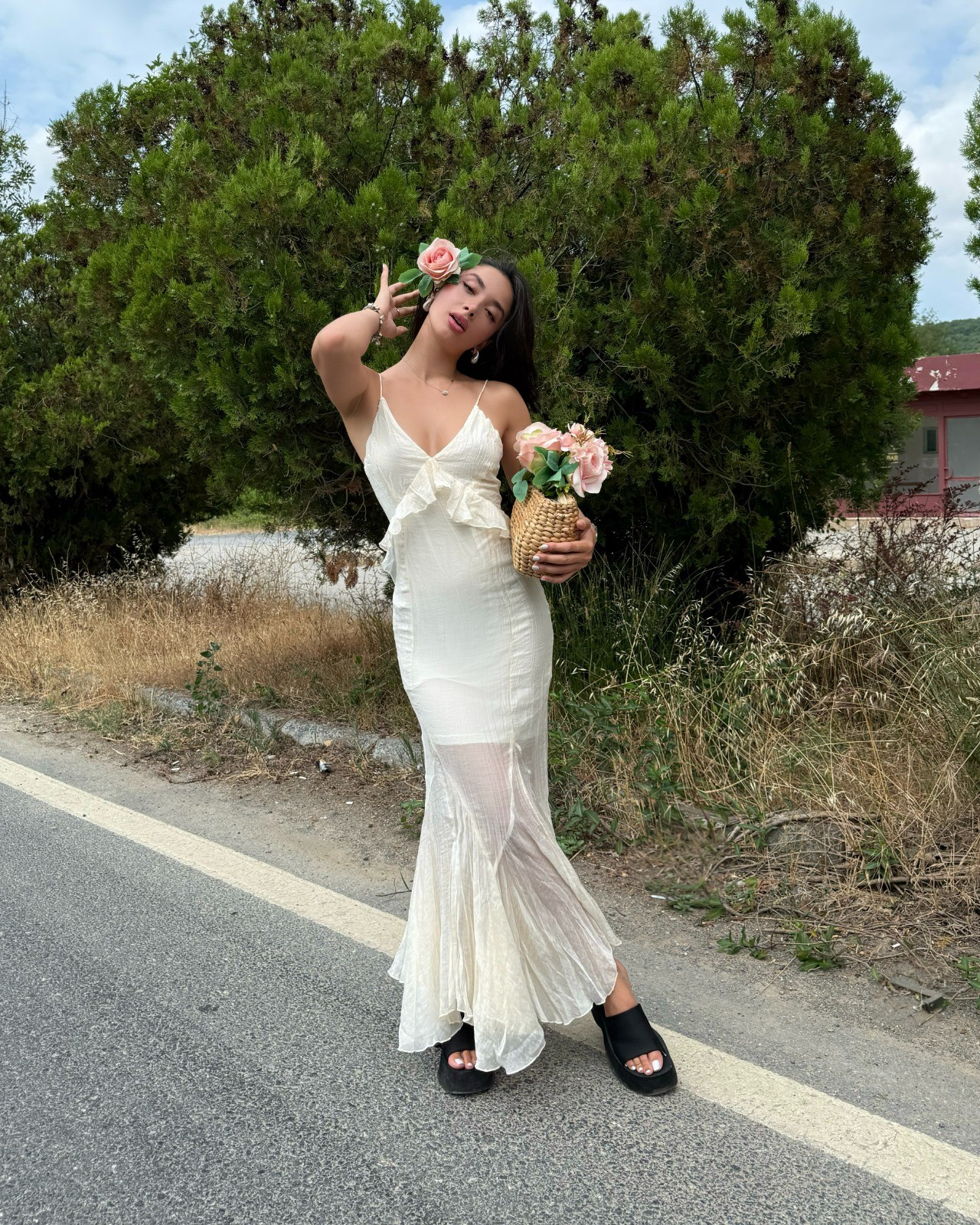 OVEAL LIGHT BEIGE TÜL DETAY ASKILI ELBİSE