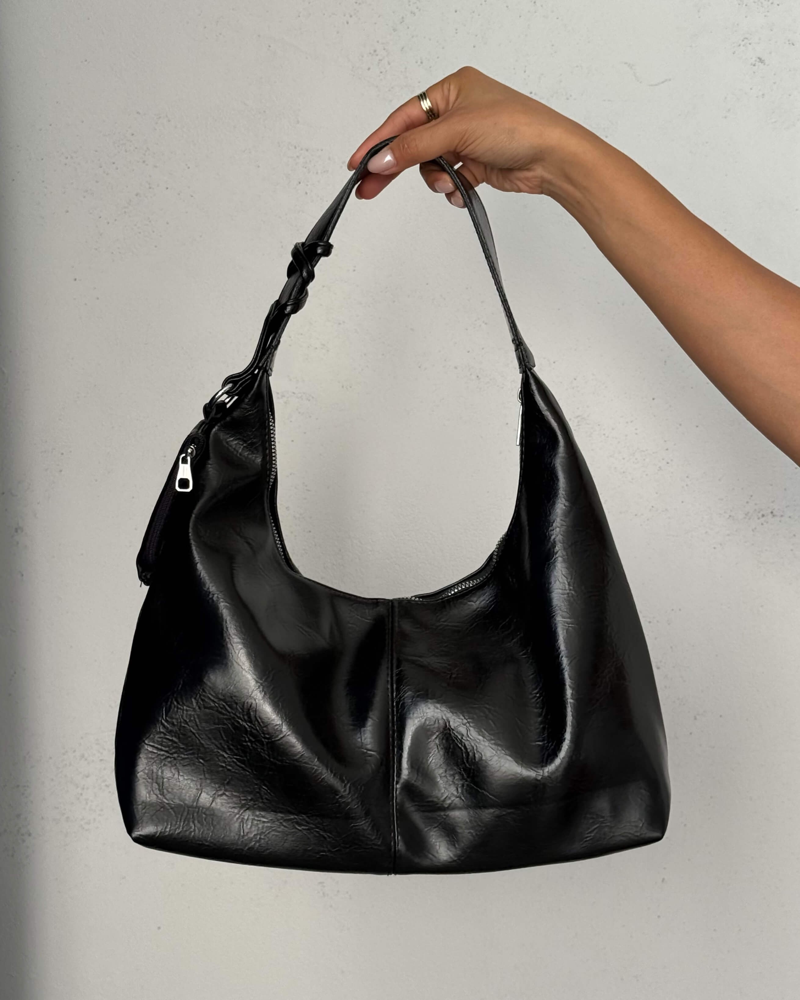 DAHLIA BLACK DİKİŞ DETAYLI KOL ÇANTASI