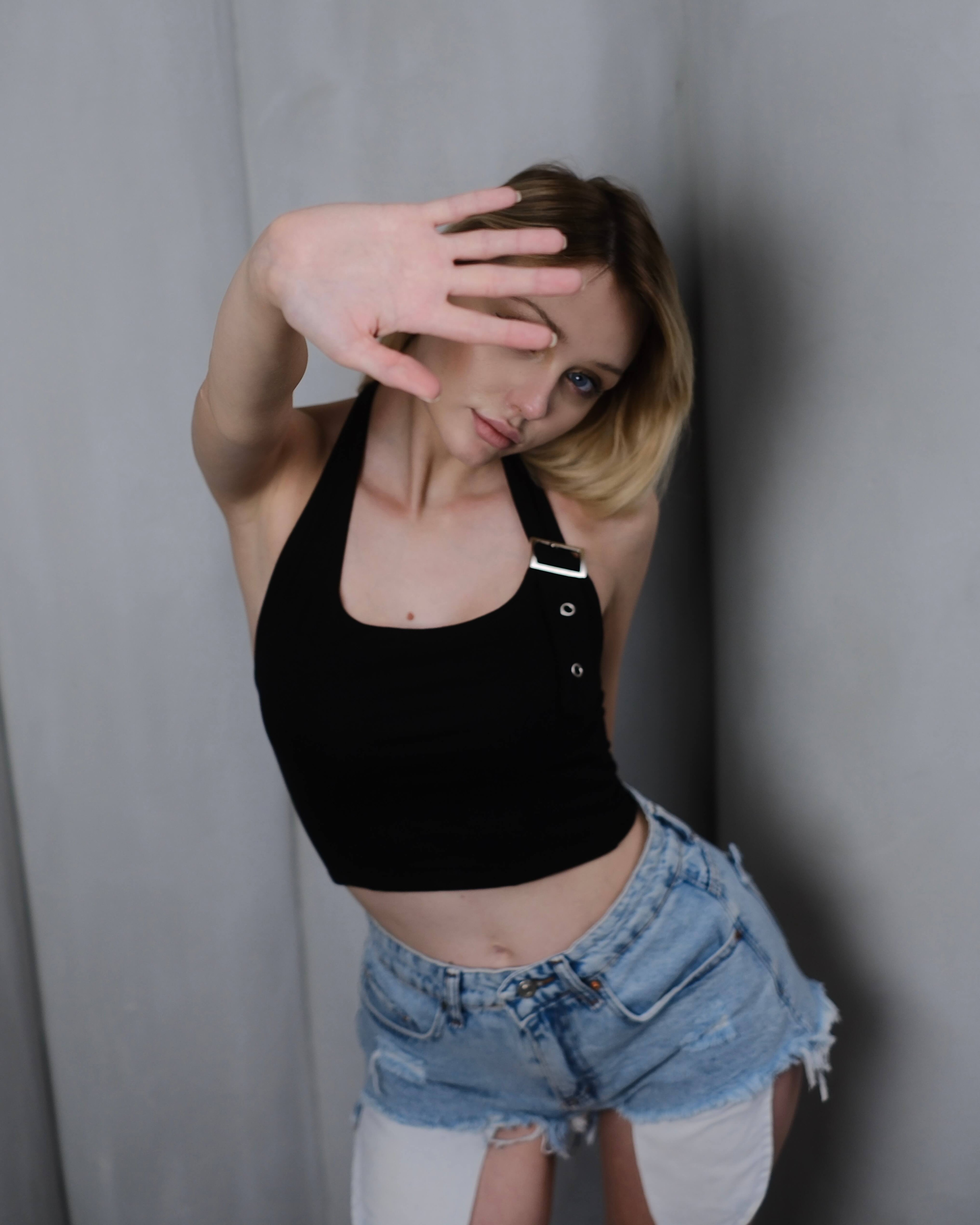 ESTEL BLACK KEMERLİ CROP 