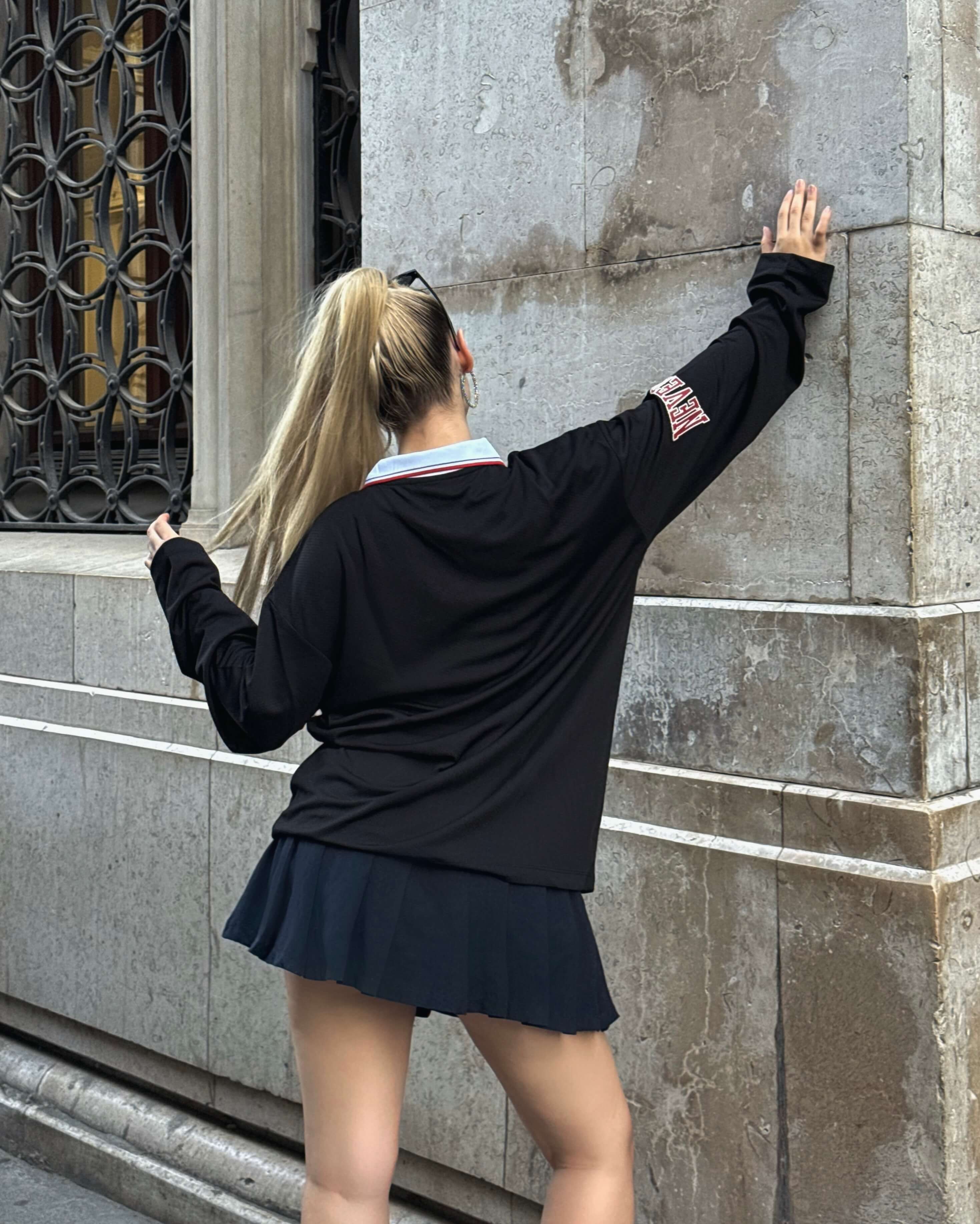 LOS ANGELES BLACK YAKA DETAY SWEATSHİRT 
