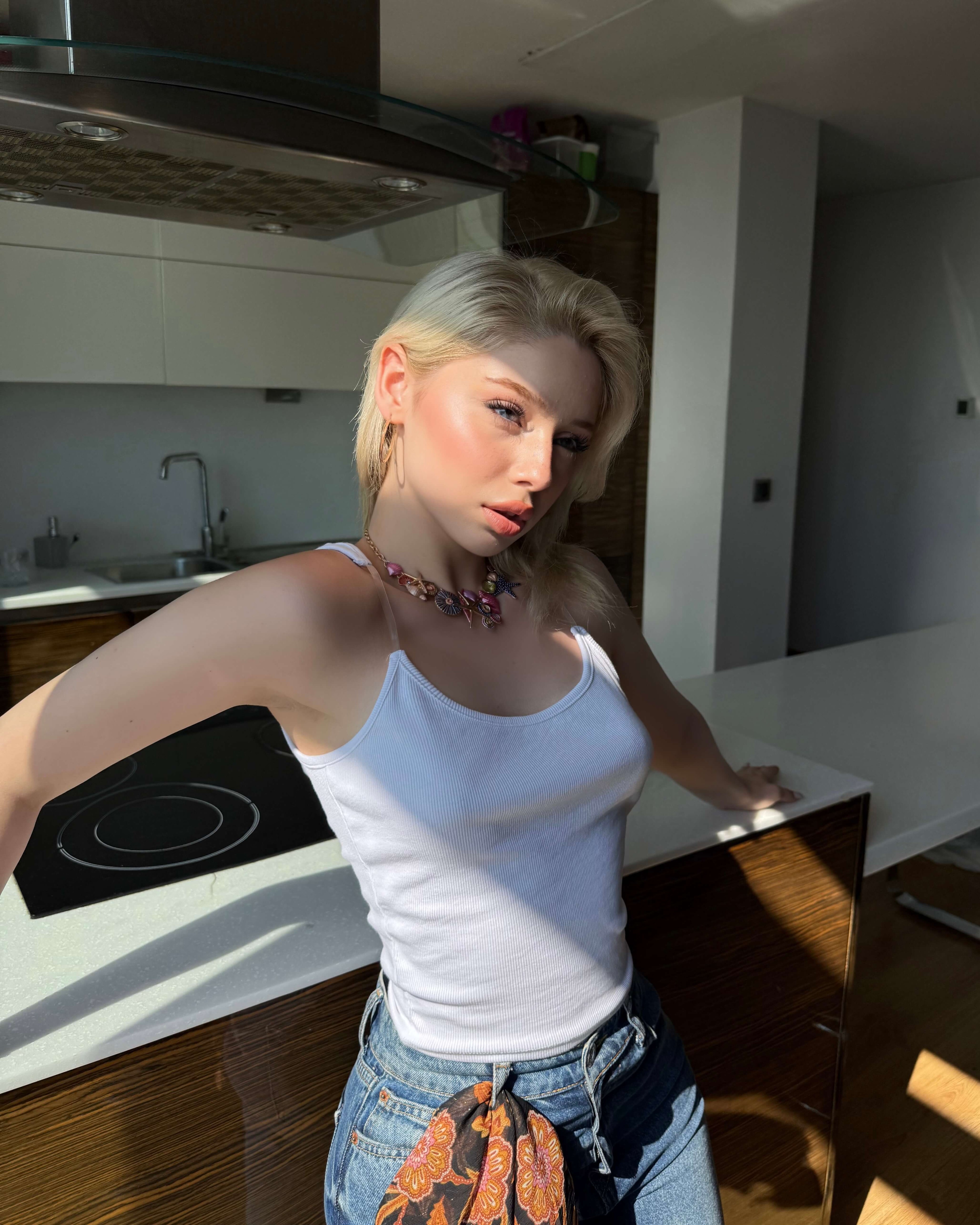 GASSY WHITE SIFIR KOL FİTİLLİ CROP