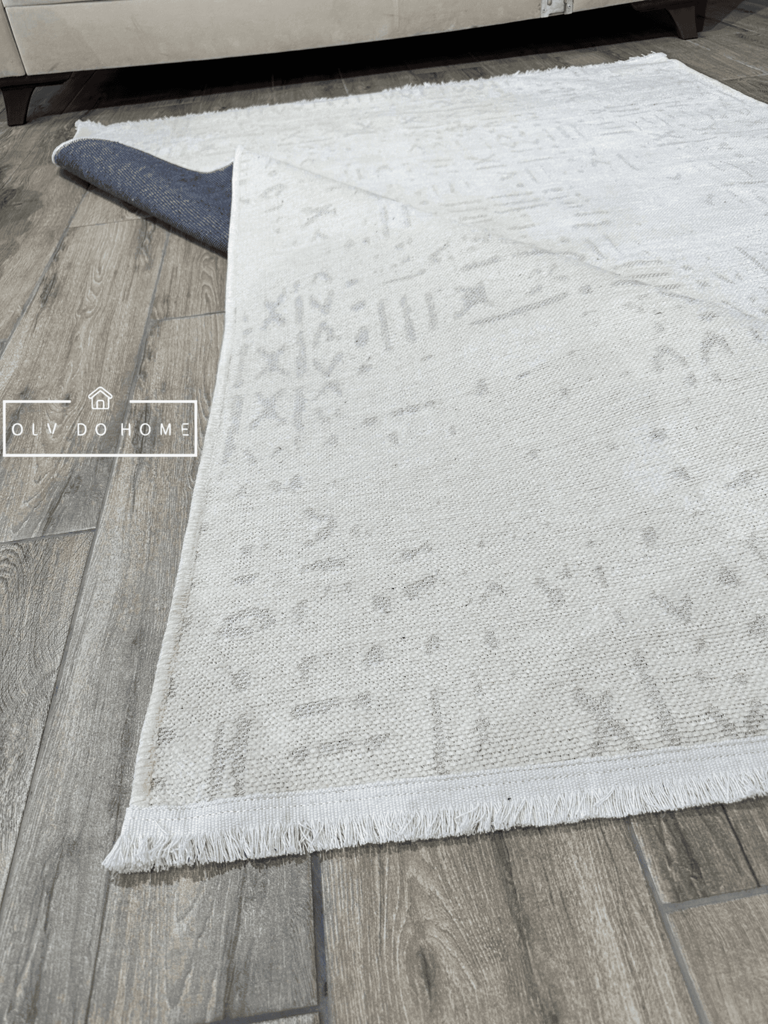 Modern Çivi Desen Şönil Halı