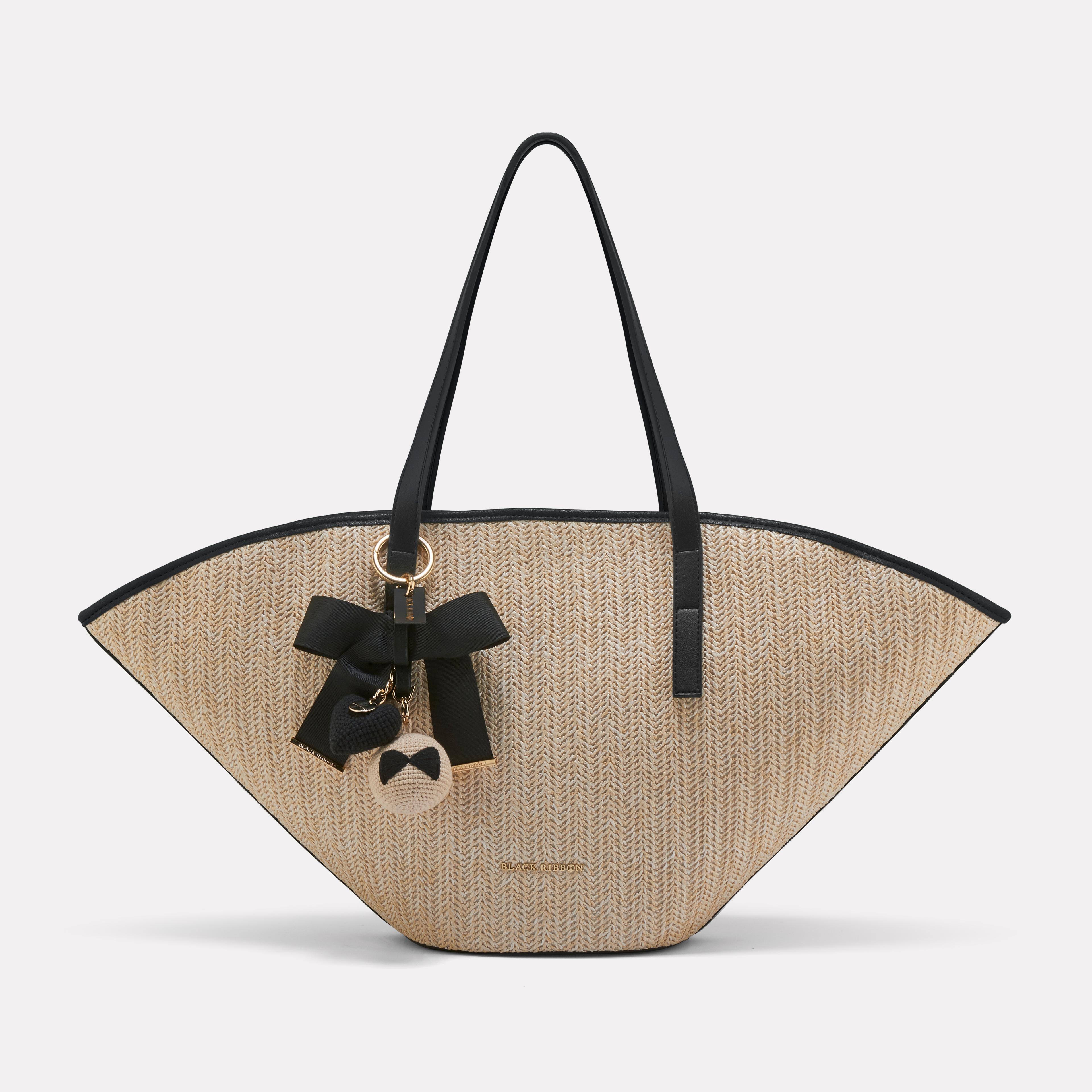 Örgü Logolu Top Charm 