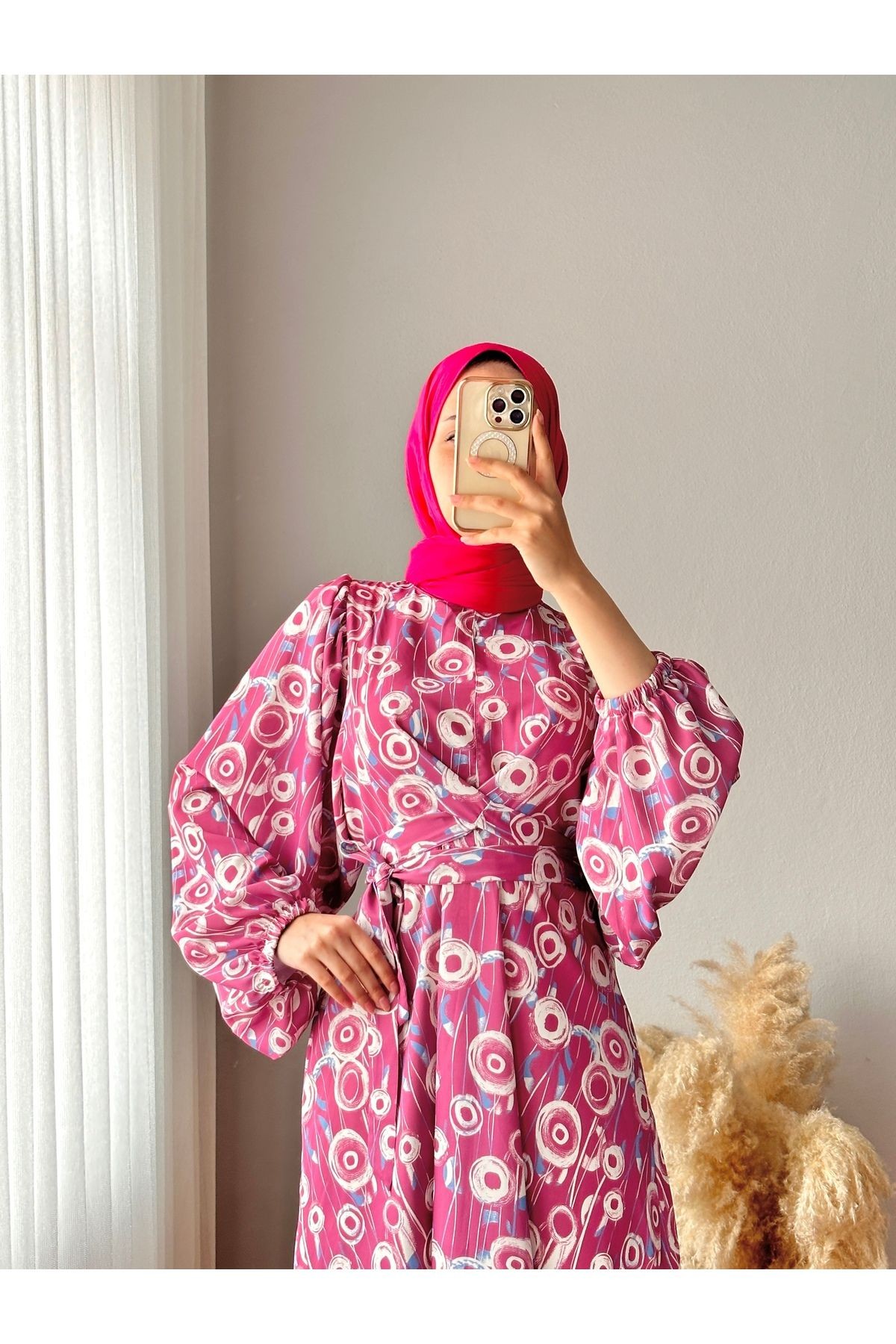 BAĞLAMALI YUVARLAK DESEN SATEN ELBİSE