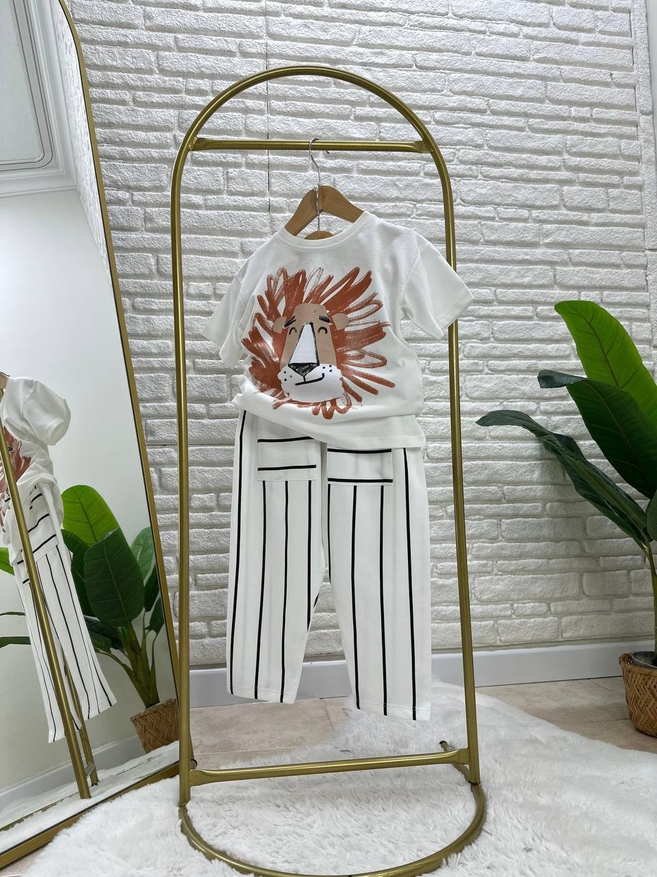 Zra Aslanlı çizgili takım image