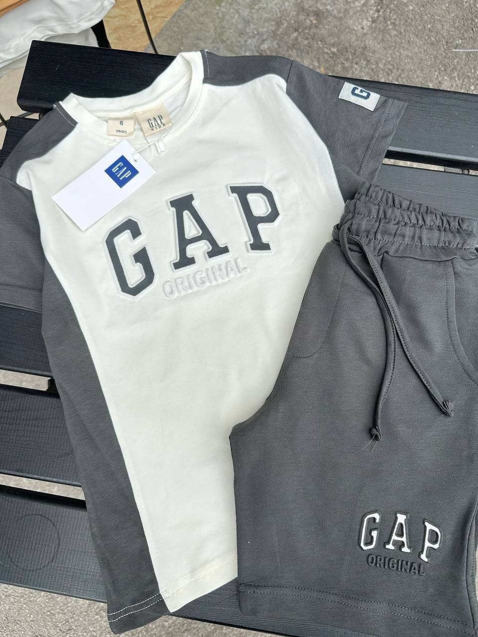Gri gap şort takım image