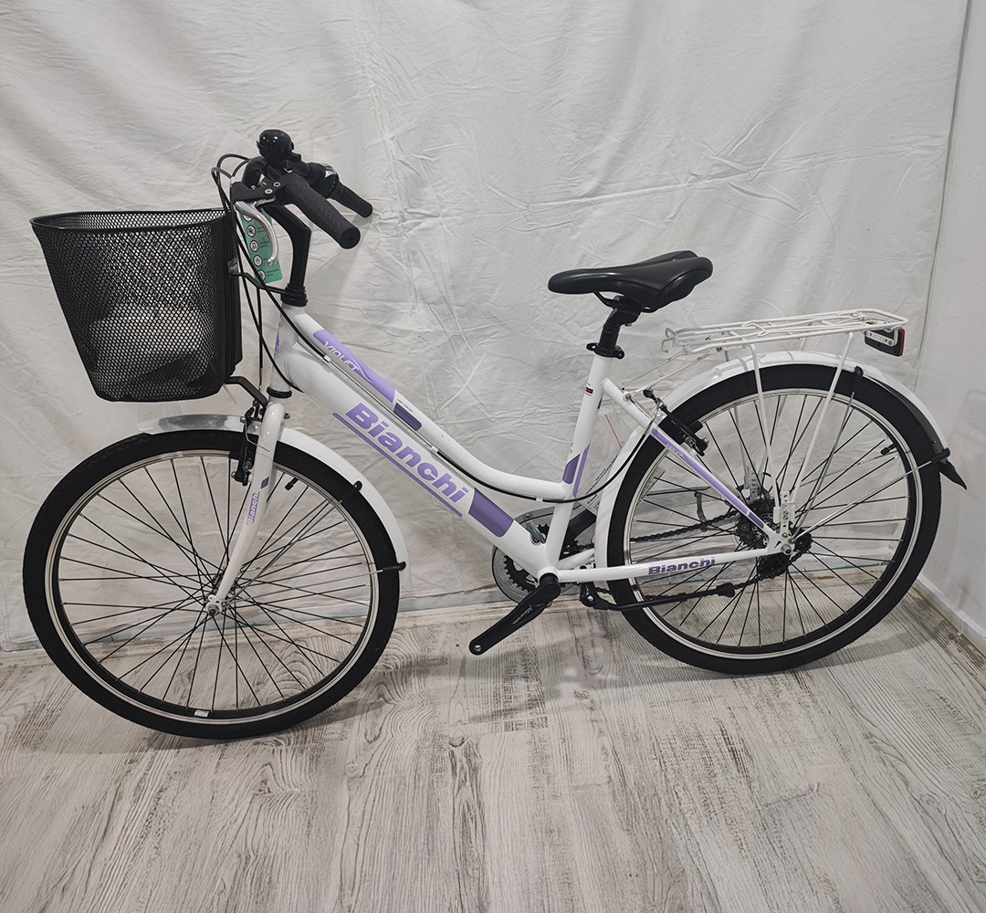 Bianchi Violet 26 jant (Beyaz Lila, Mor) 44 Kadro (Outlet) Şehir & Tur Bisikleti