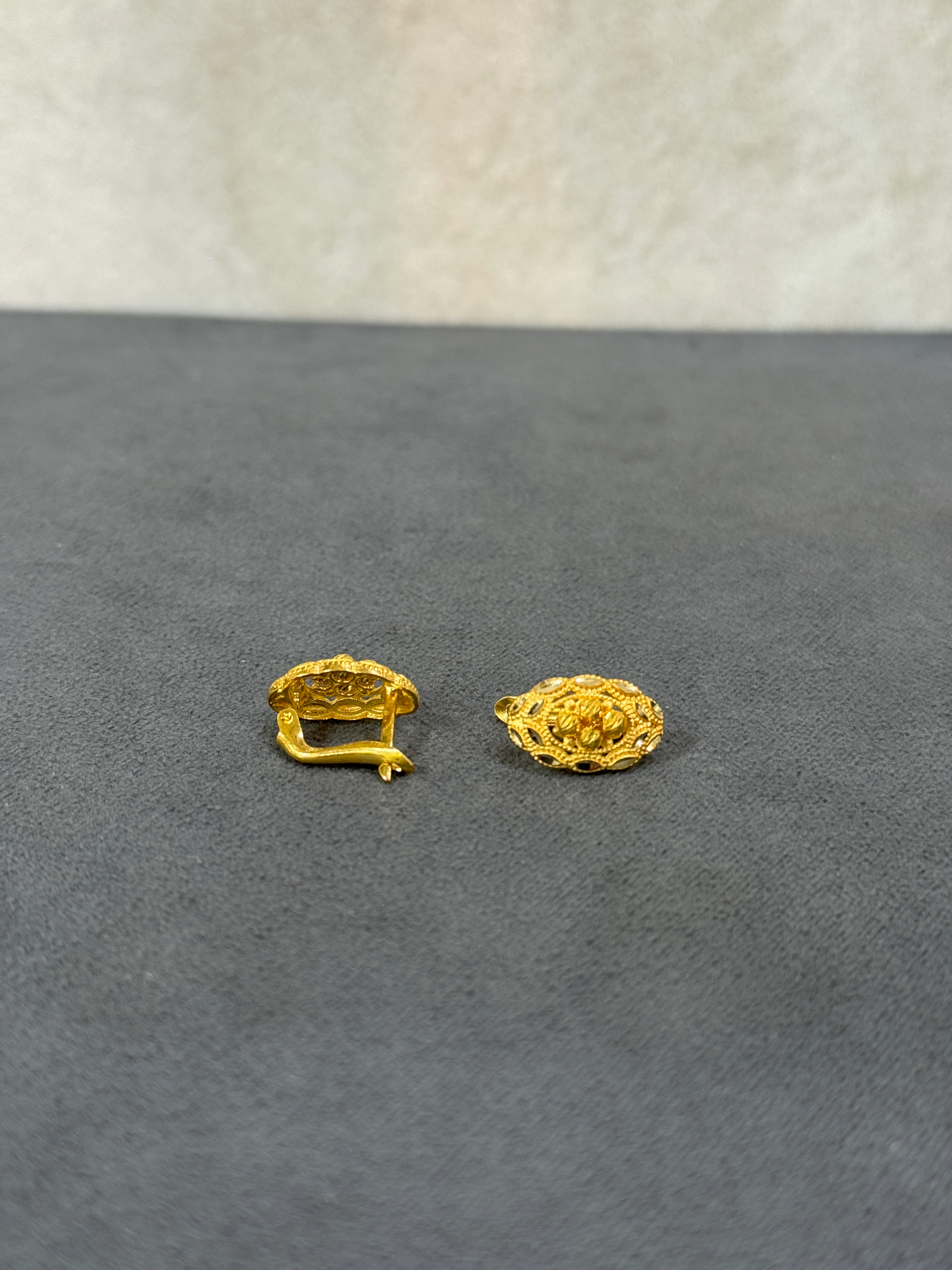 8 AYAR ALTIN DORİKA TOPLU J KÜPE