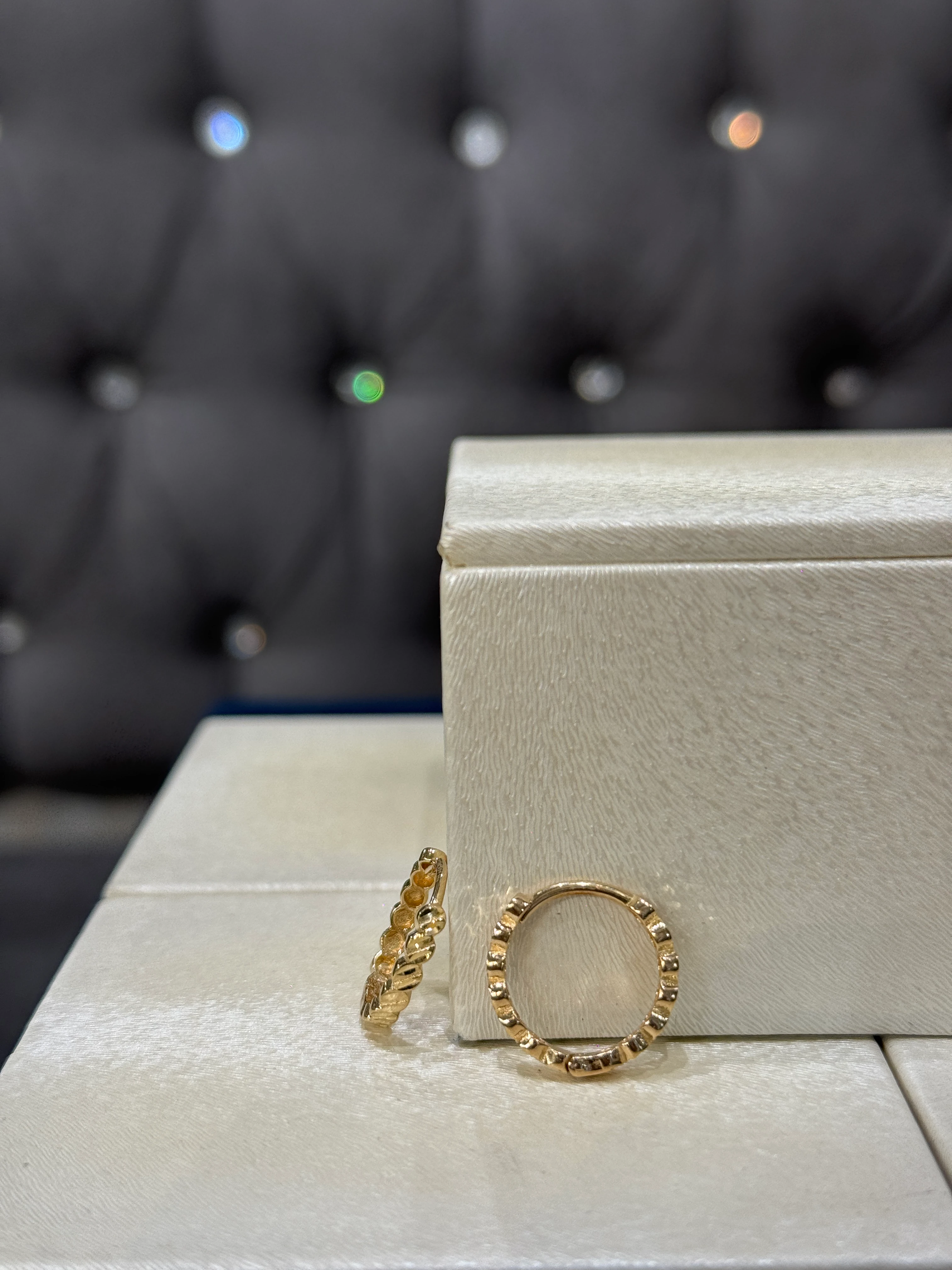 8 AYAR ALTIN TOP DETAYLI HALKA KÜPE