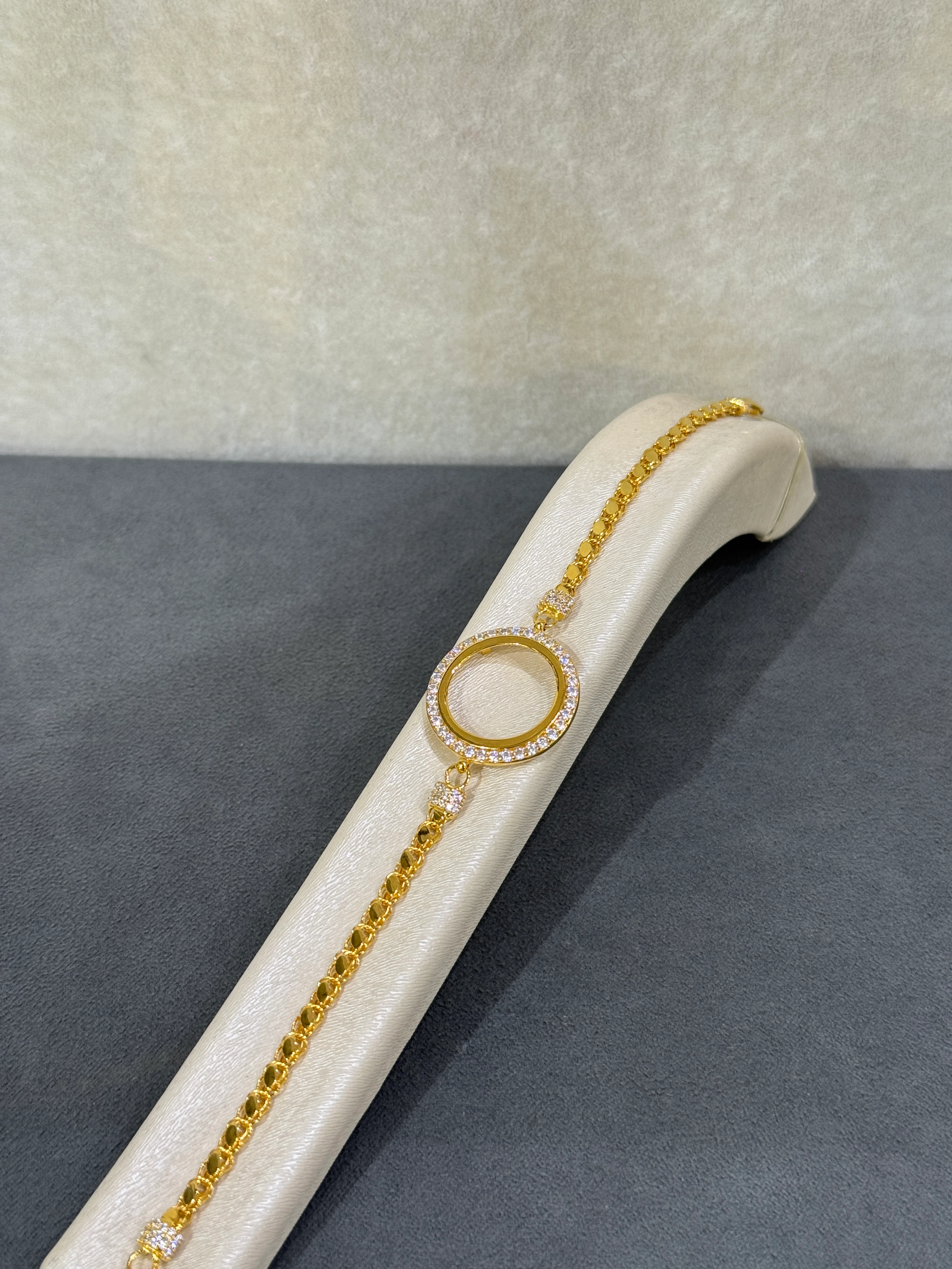 8 AYAR ALTIN PULLU ZİNCİRLİ ÇEYREKLİK BİLEKLİK