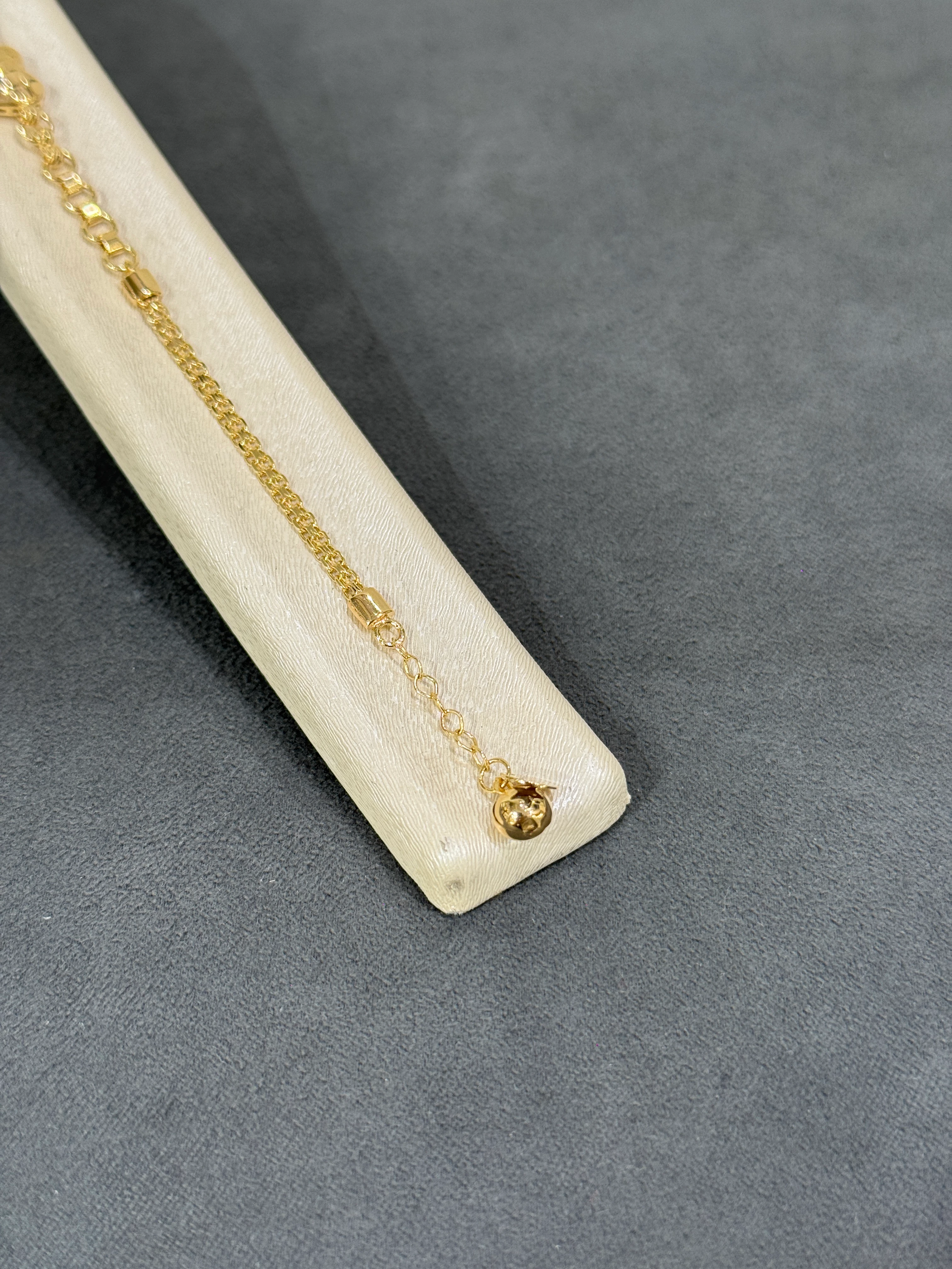 8 AYAR ALTIN KALPLİ BİLEKLİK