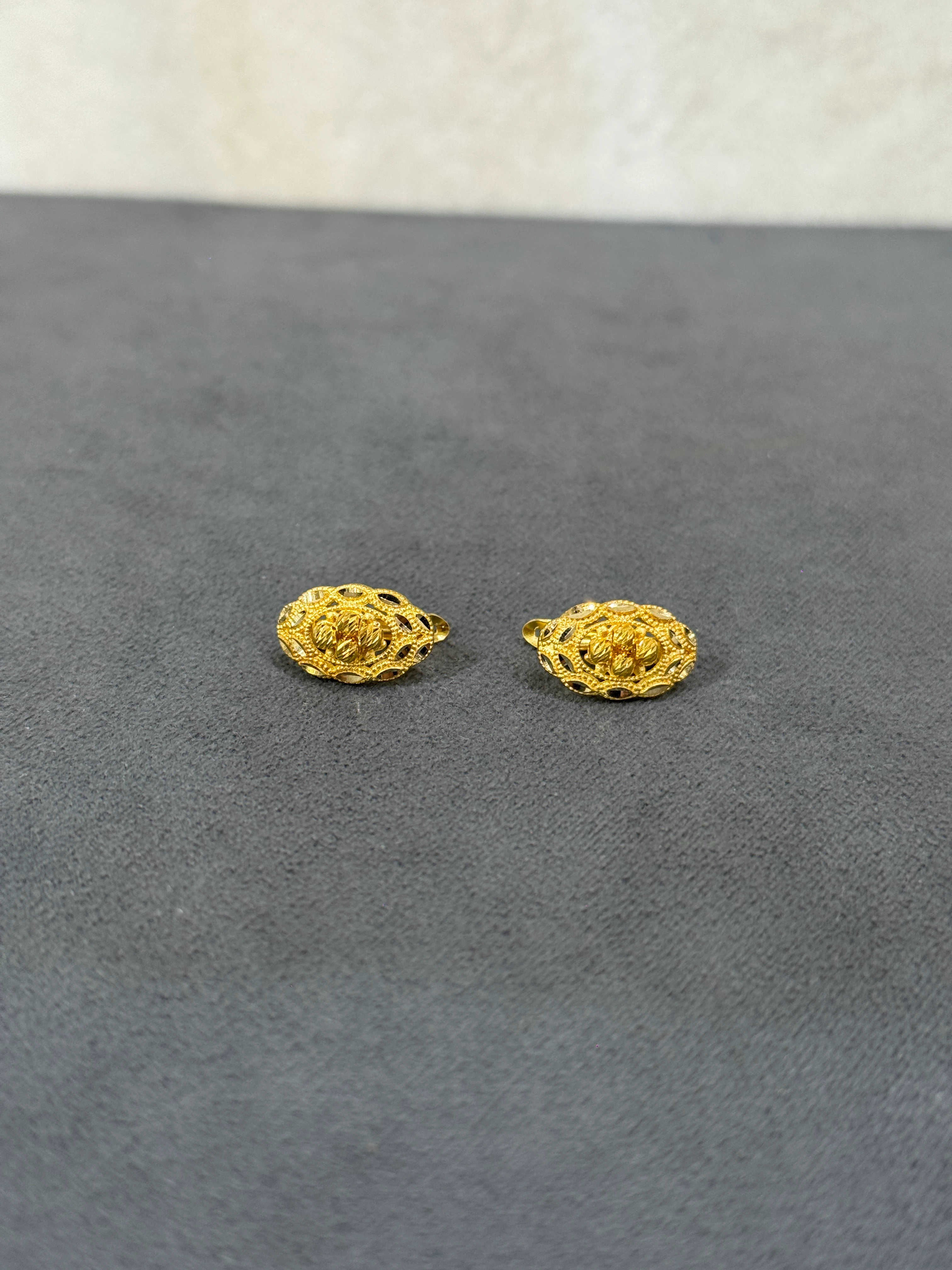 8 AYAR ALTIN DORİKA TOPLU J KÜPE