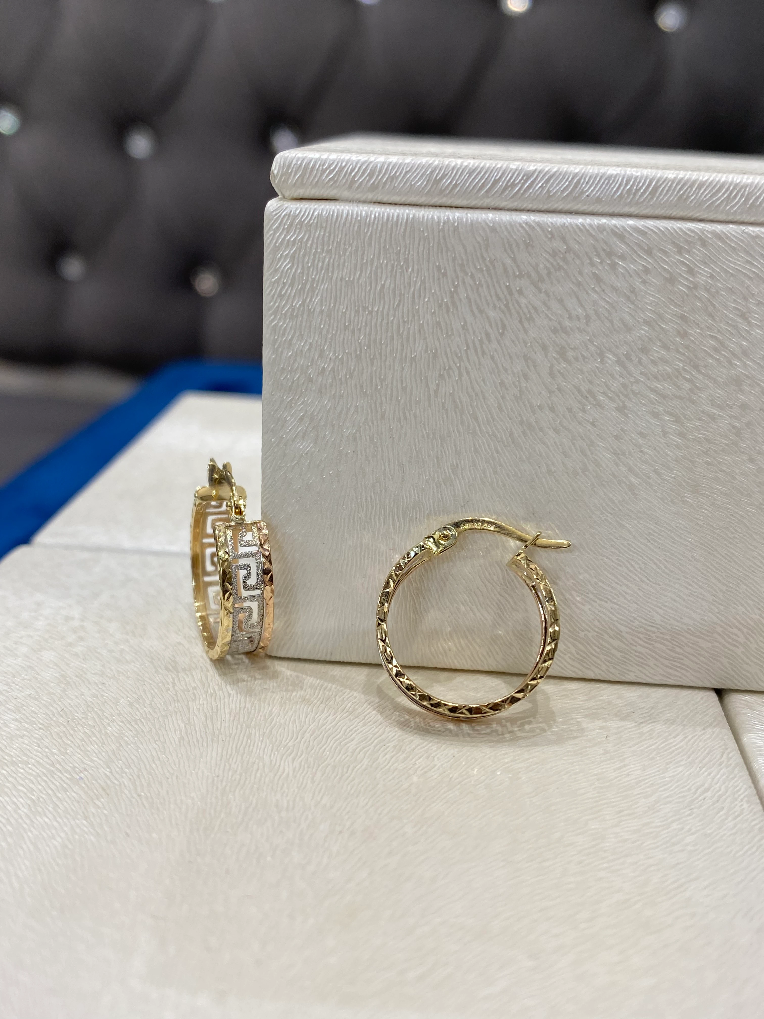 14 AYAR ALTIN 3 RENKLİ GREEKLİ HALKA KÜPE (orta boy)