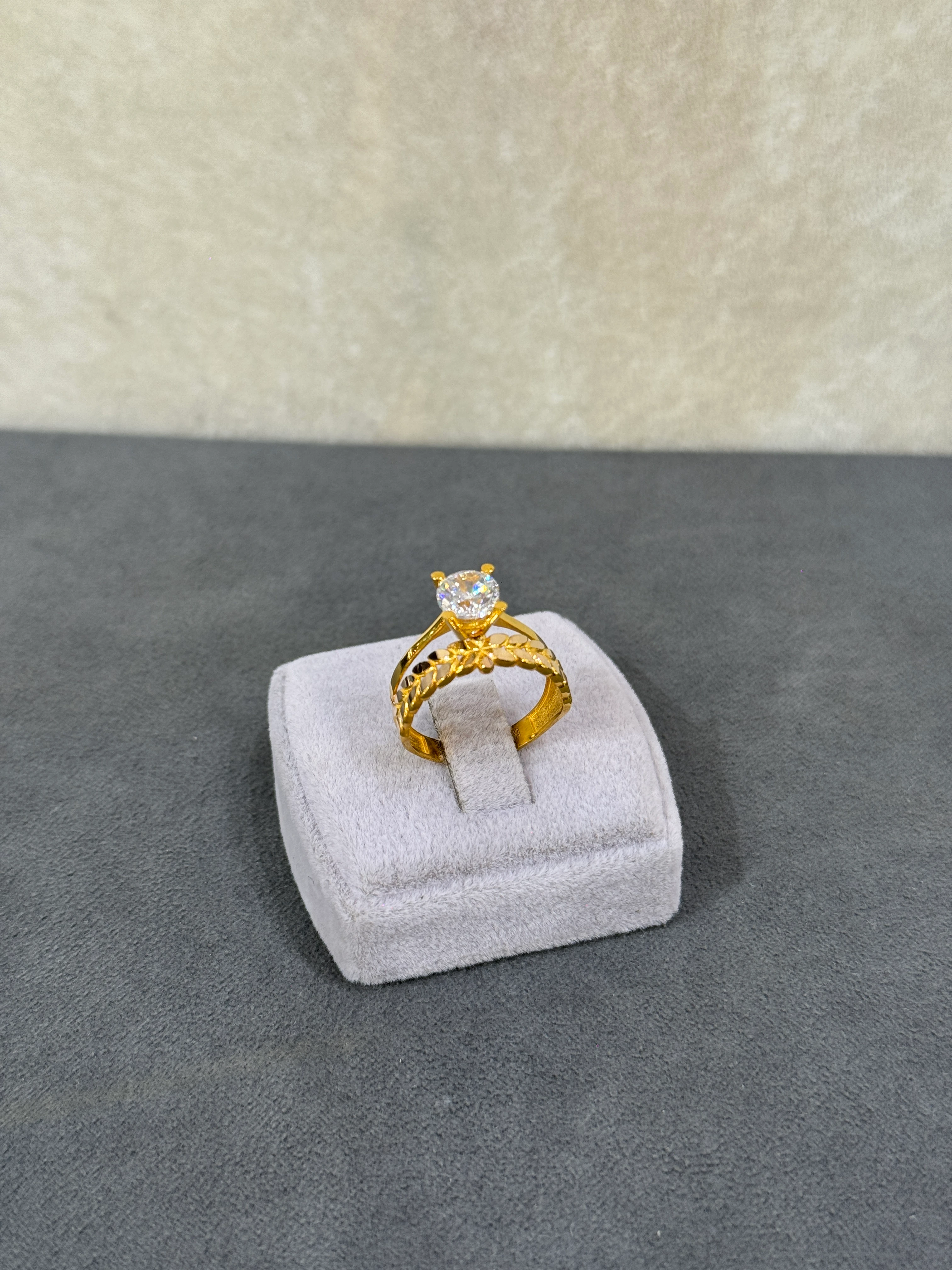 8 AYAR ALTIN ALYANS TEK TAŞ YÜZÜK