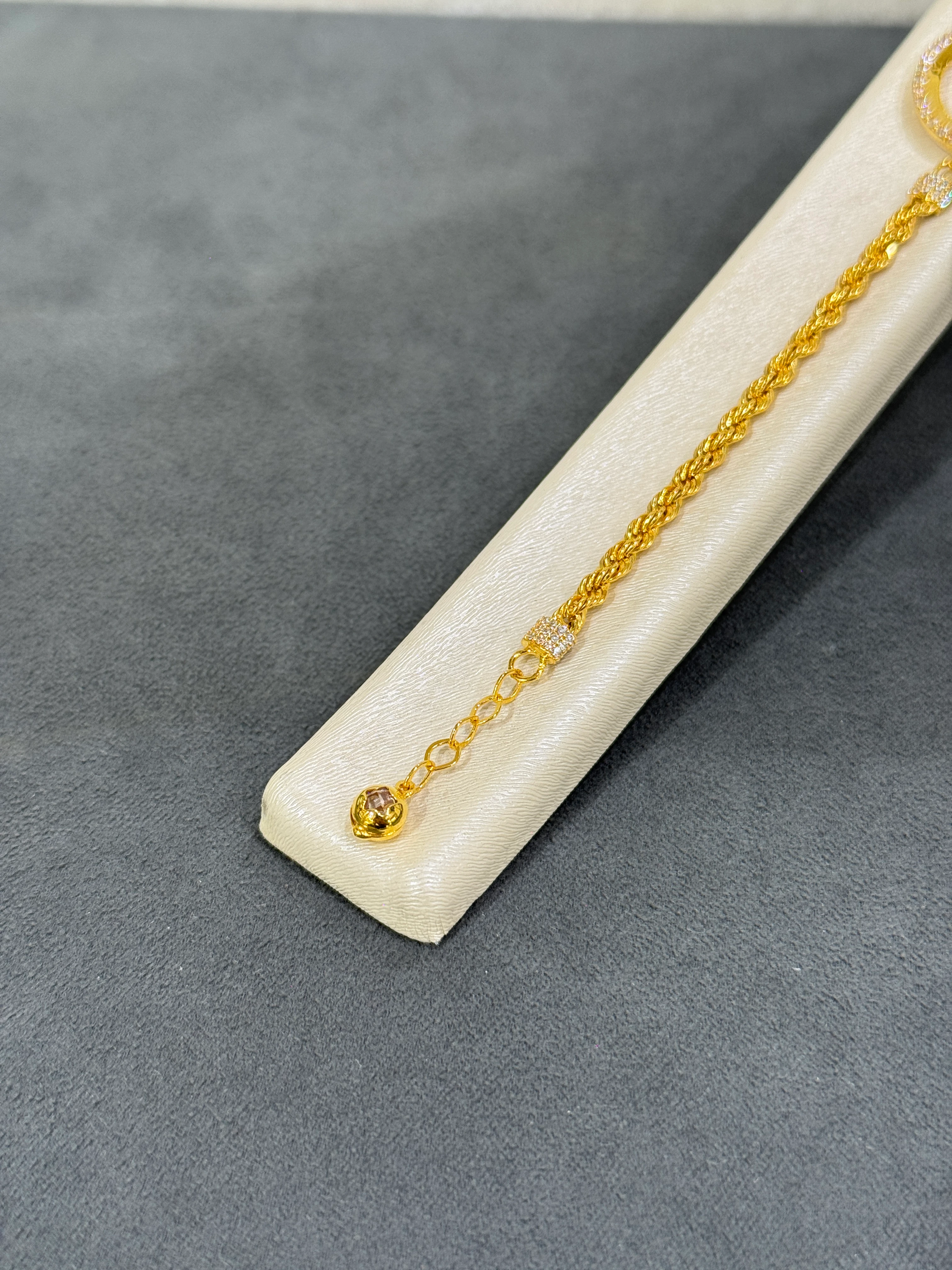 8 AYAR ALTIN HALAT ZİNCİRLİ ÇEYREKLİK BİLEKLİK