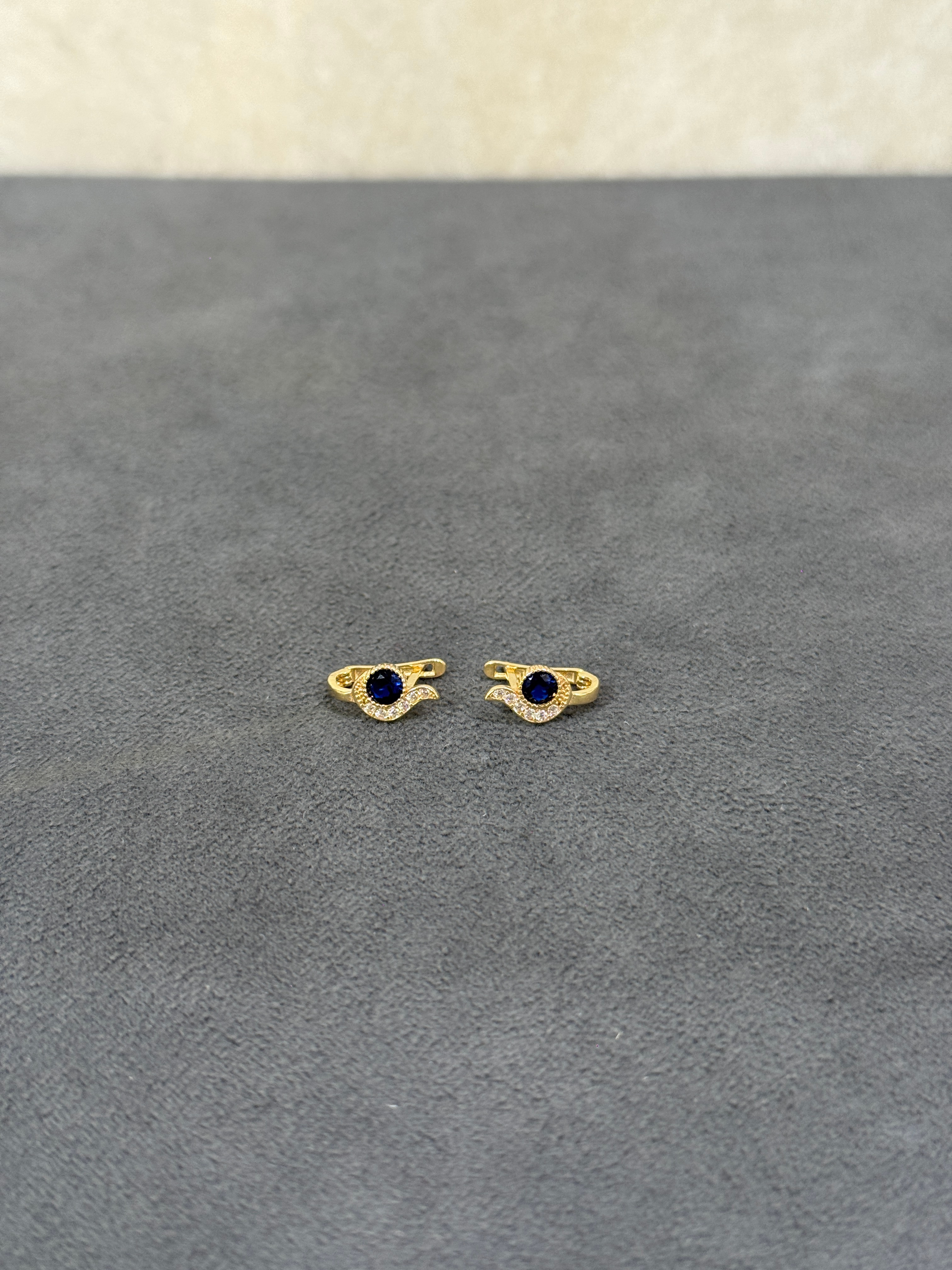 8 AYAR ALTIN MAVİ TAŞLI ÇOCUK KÜPESİ