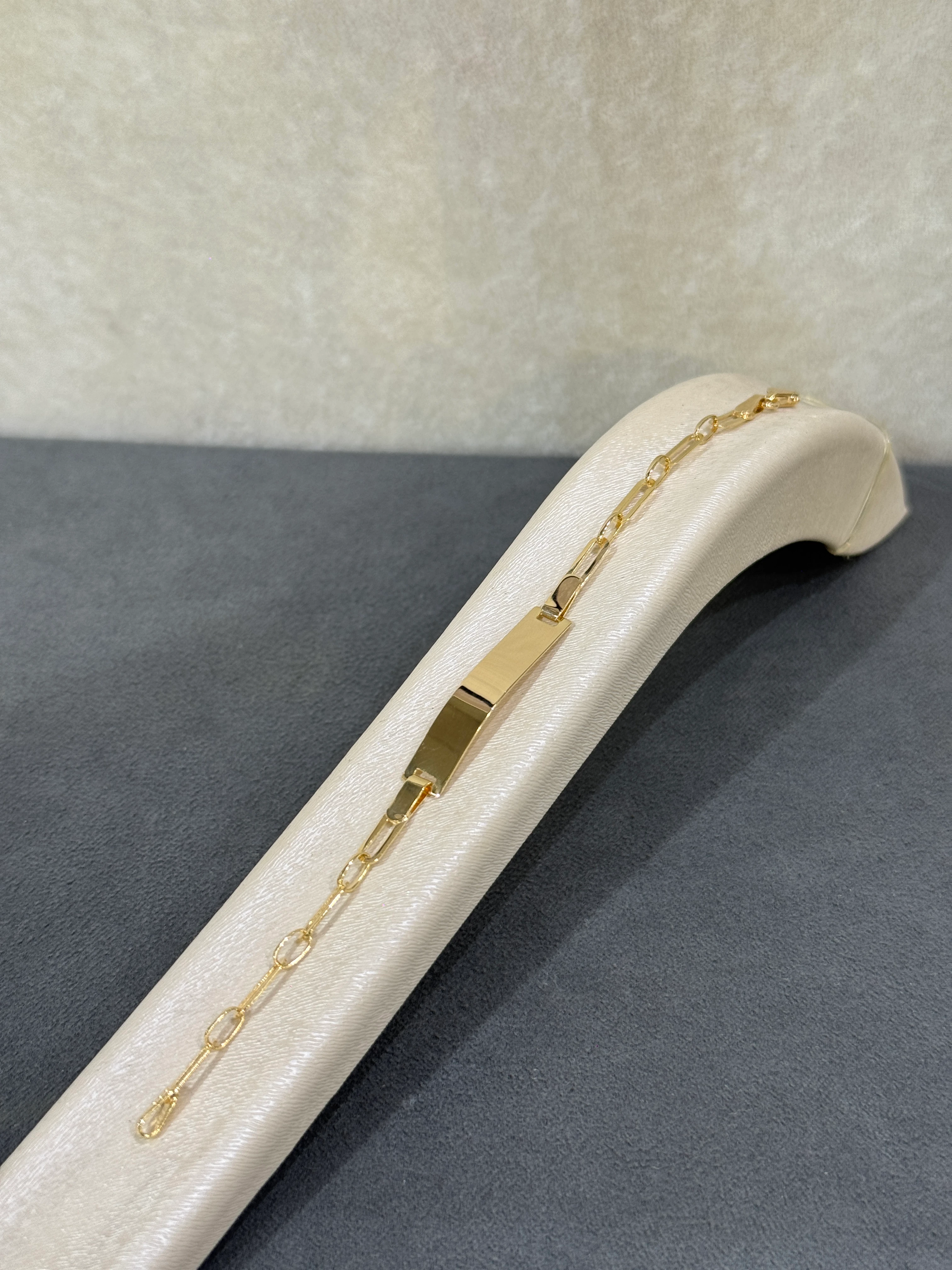 8 AYAR ALTIN ATAÇ ZİNCİRLİ İSİM YAZILABİLEN ÇOCUK BİLEKLİĞİ