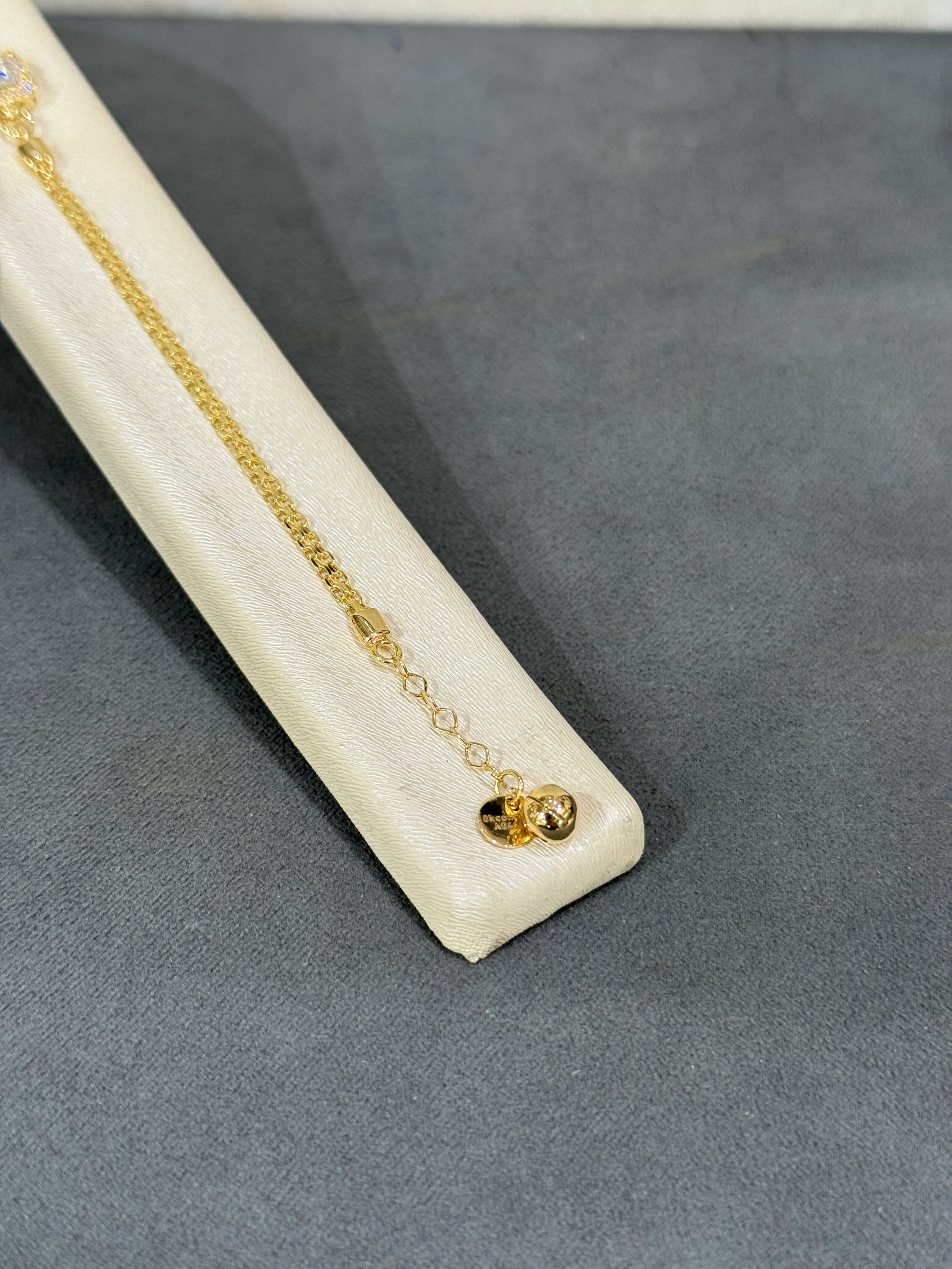 8 AYAR ALTIN BAGET TAŞLI BİLEKLİK