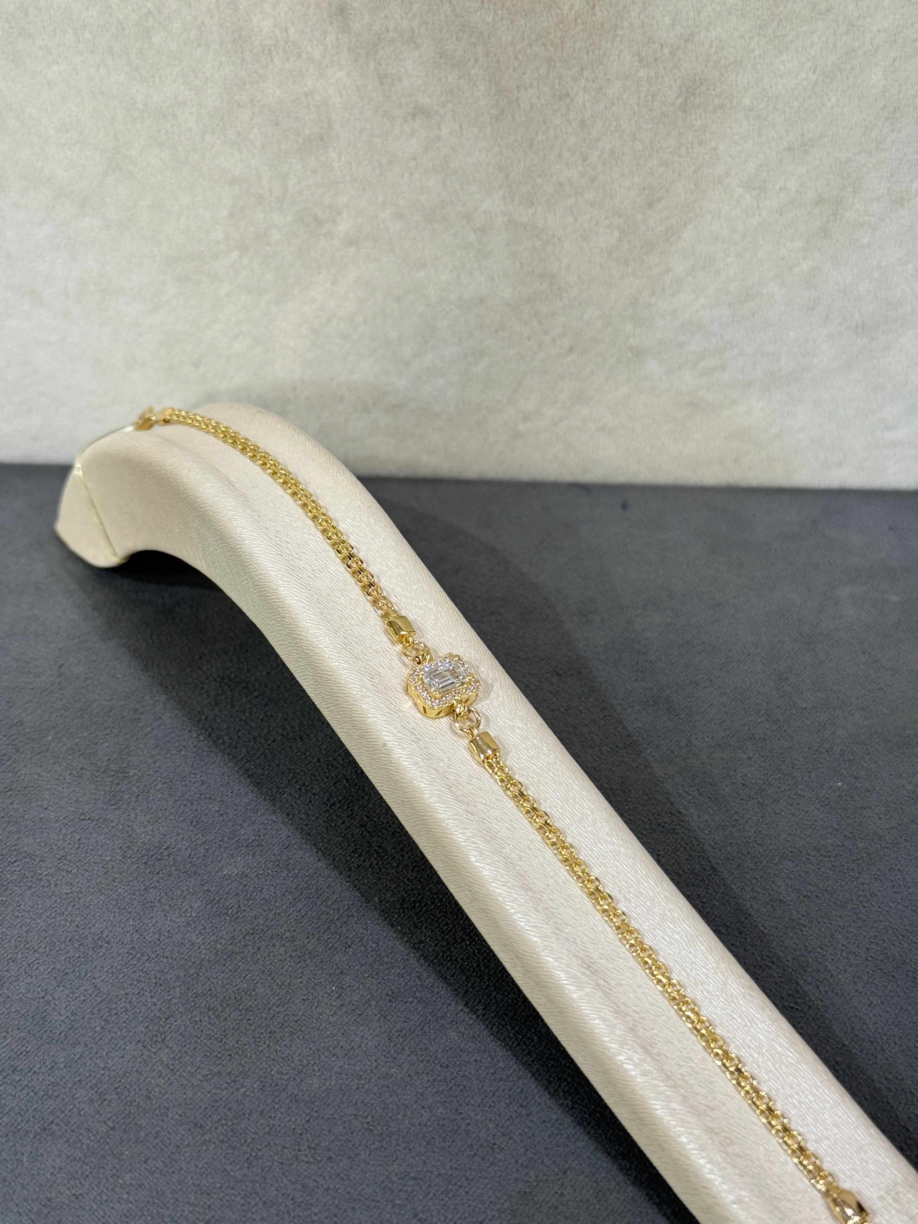 8 AYAR ALTIN BAGET TAŞLI BİLEKLİK