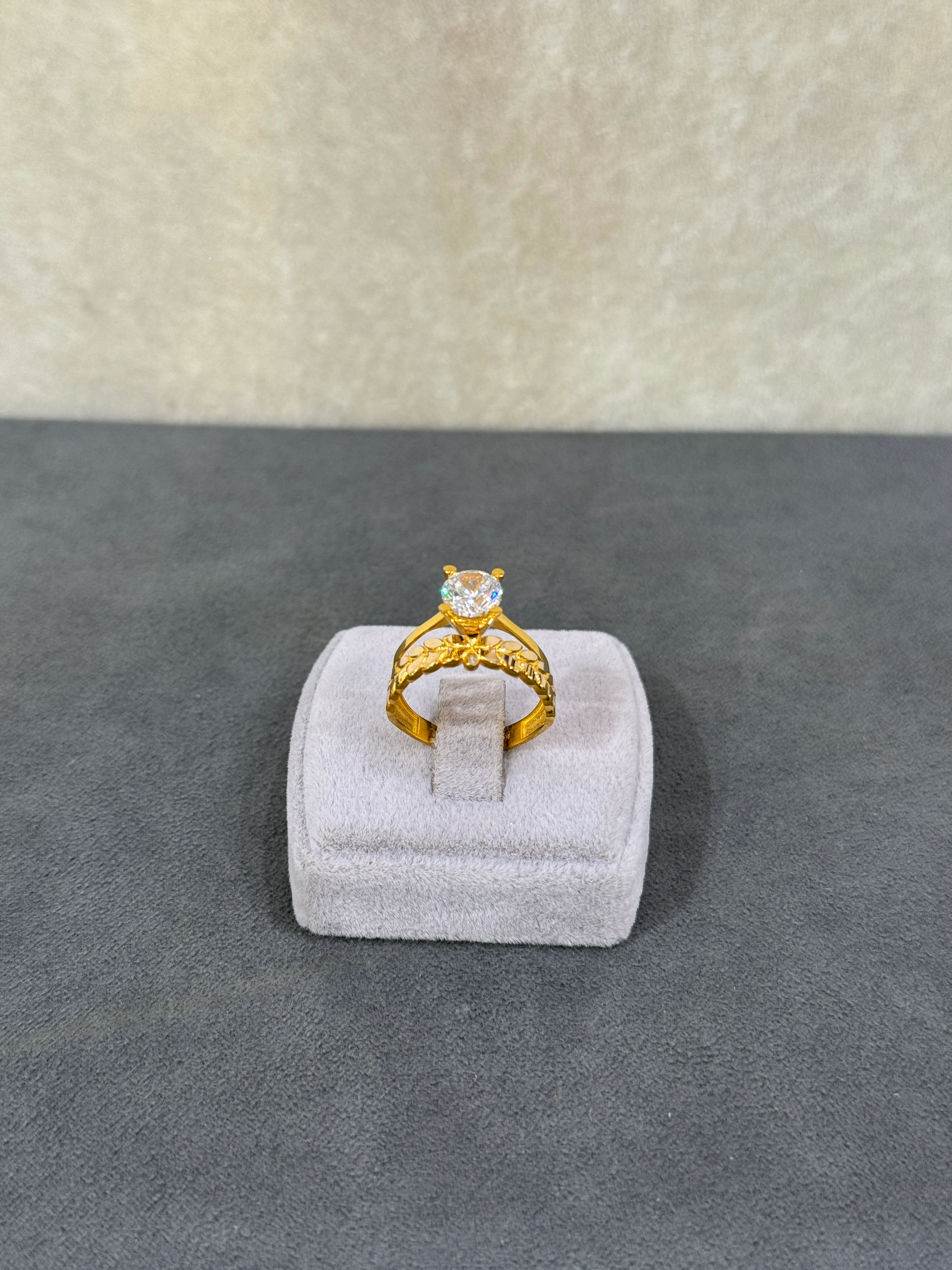 8 AYAR ALTIN ALYANS TEK TAŞ YÜZÜK