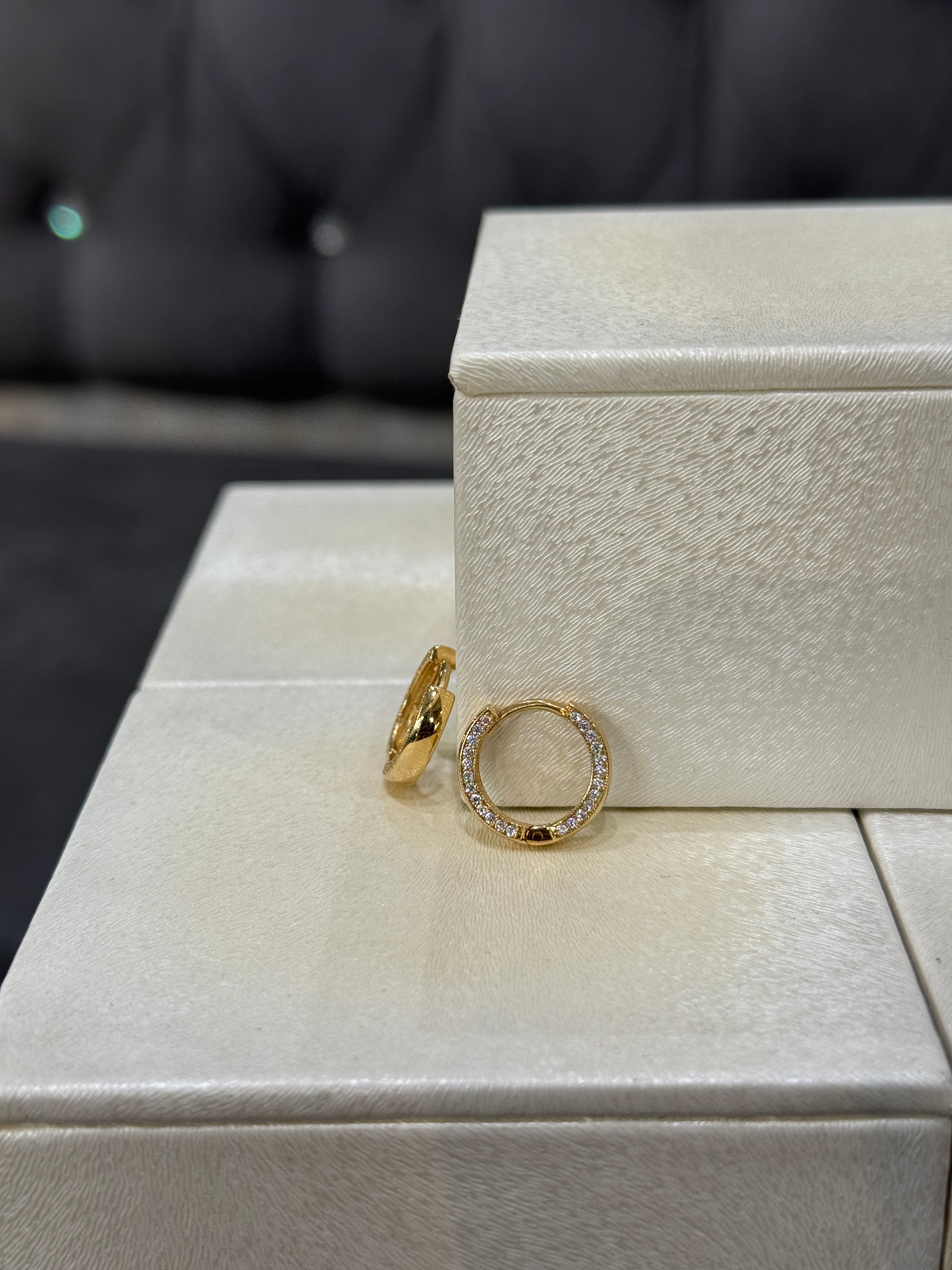 8 AYAR ALTIN TAŞLI GİZLİ KİLİT HALKA KÜPE