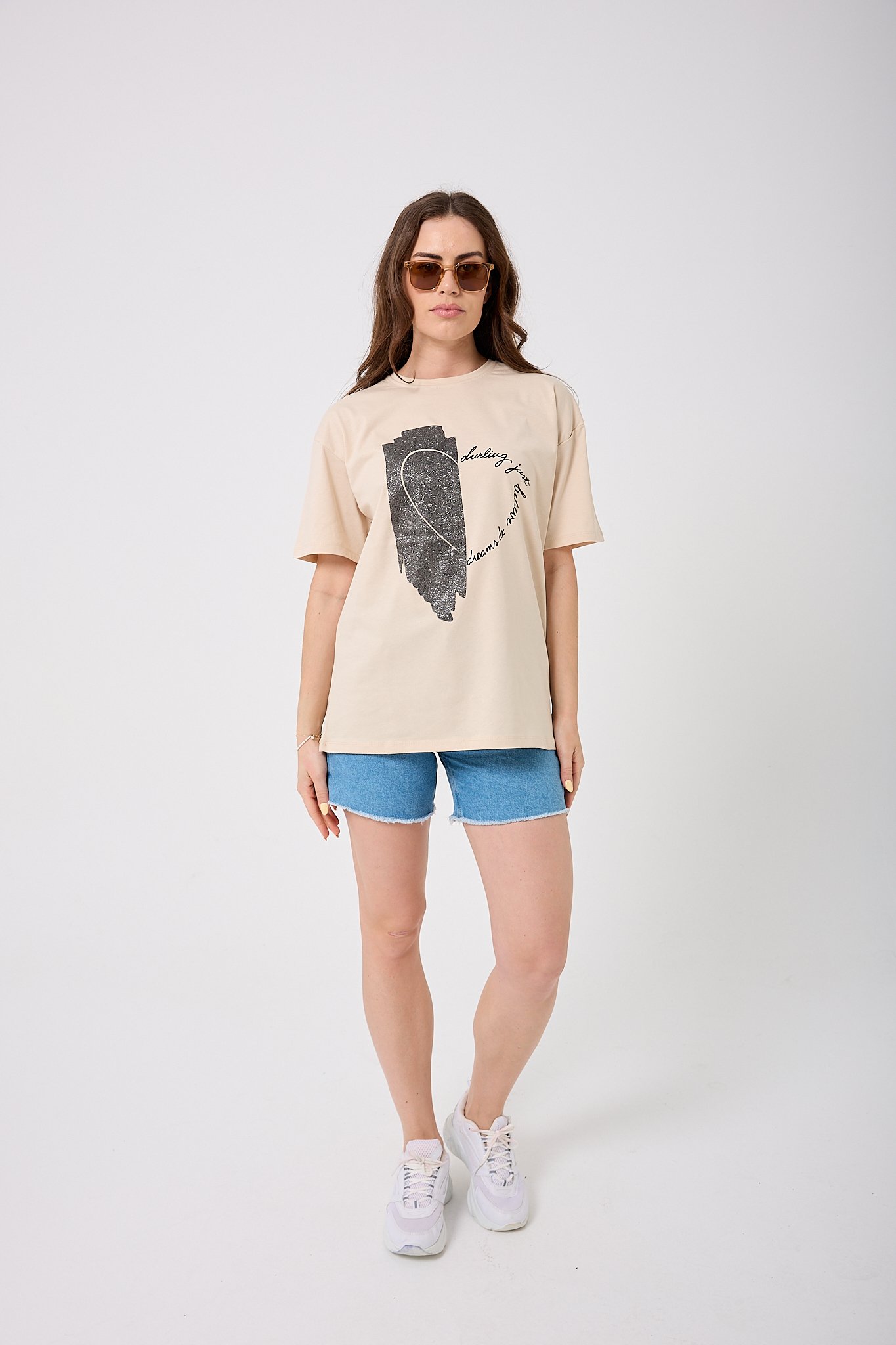 Oversize Simli Yarım Kalp Baskılı T-Shirt - Bej
