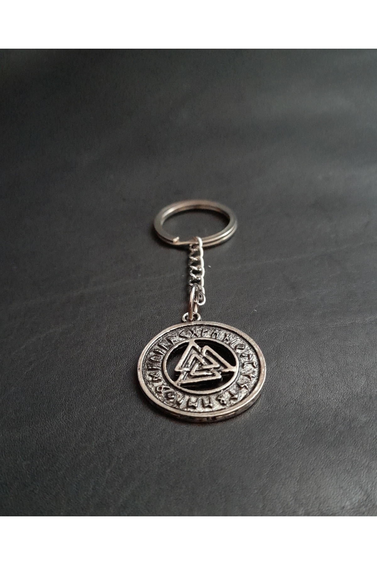 VİKİNG VALKNUT FİGÜRLÜ METAL ANAHTARLIK