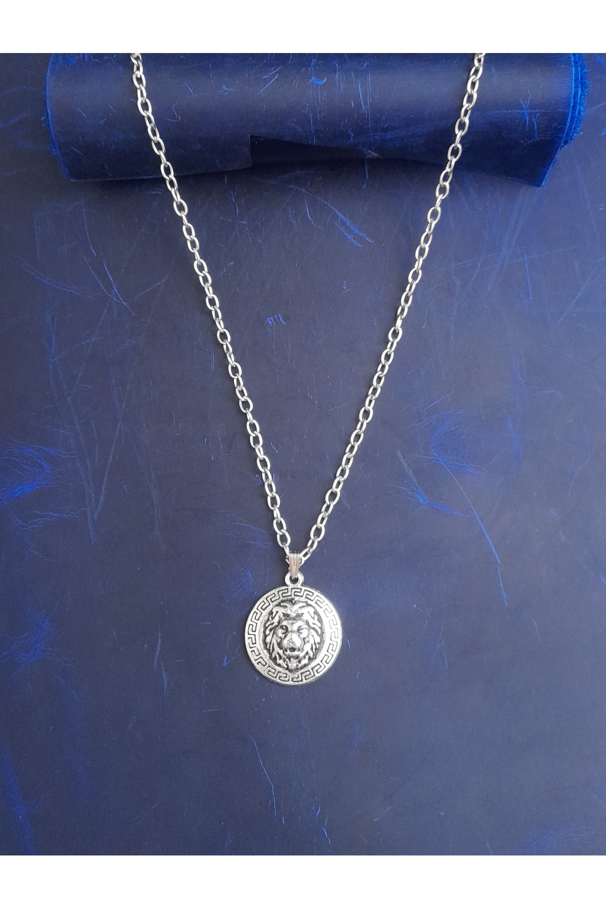 3 Adet Vegvisir Pusula Figürlü Hakiki Deri Bileklik Ve Aslan Figürlü Kolye Seti
