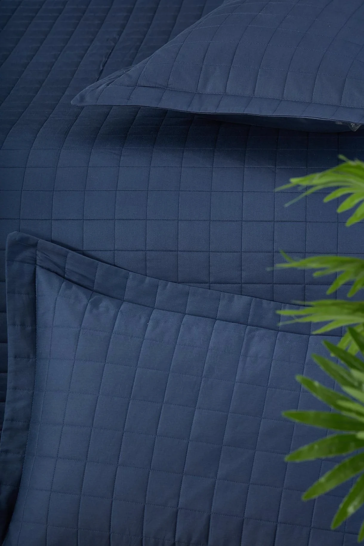 Nazik Home - Girne Kapitoneli Çift Kişilik Yatak Örtüsü - Lacivert