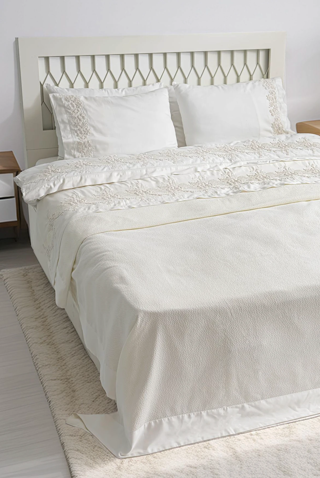 Nazik Home - Madeira 3 Boyutlu Örgü Çiçek İşlemeli Çift Kişilik 7 Parça Nevresim + Pike Set