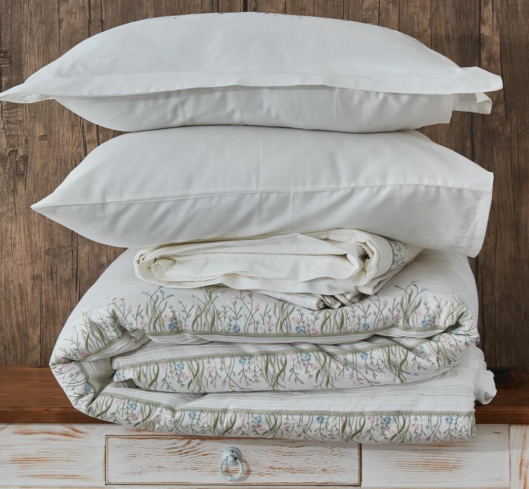 Nazik Home - Masal İşlemeli Çift Kişilik 7 Parça Nevresim + Pike Set