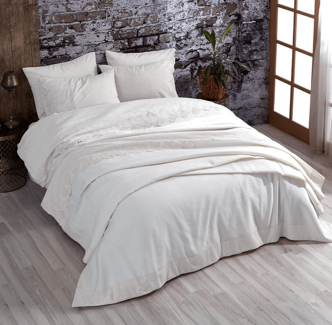 Nazik Home - Emma Dantelli Çift Kişilik 7 Parça Nevresim + Pike Set