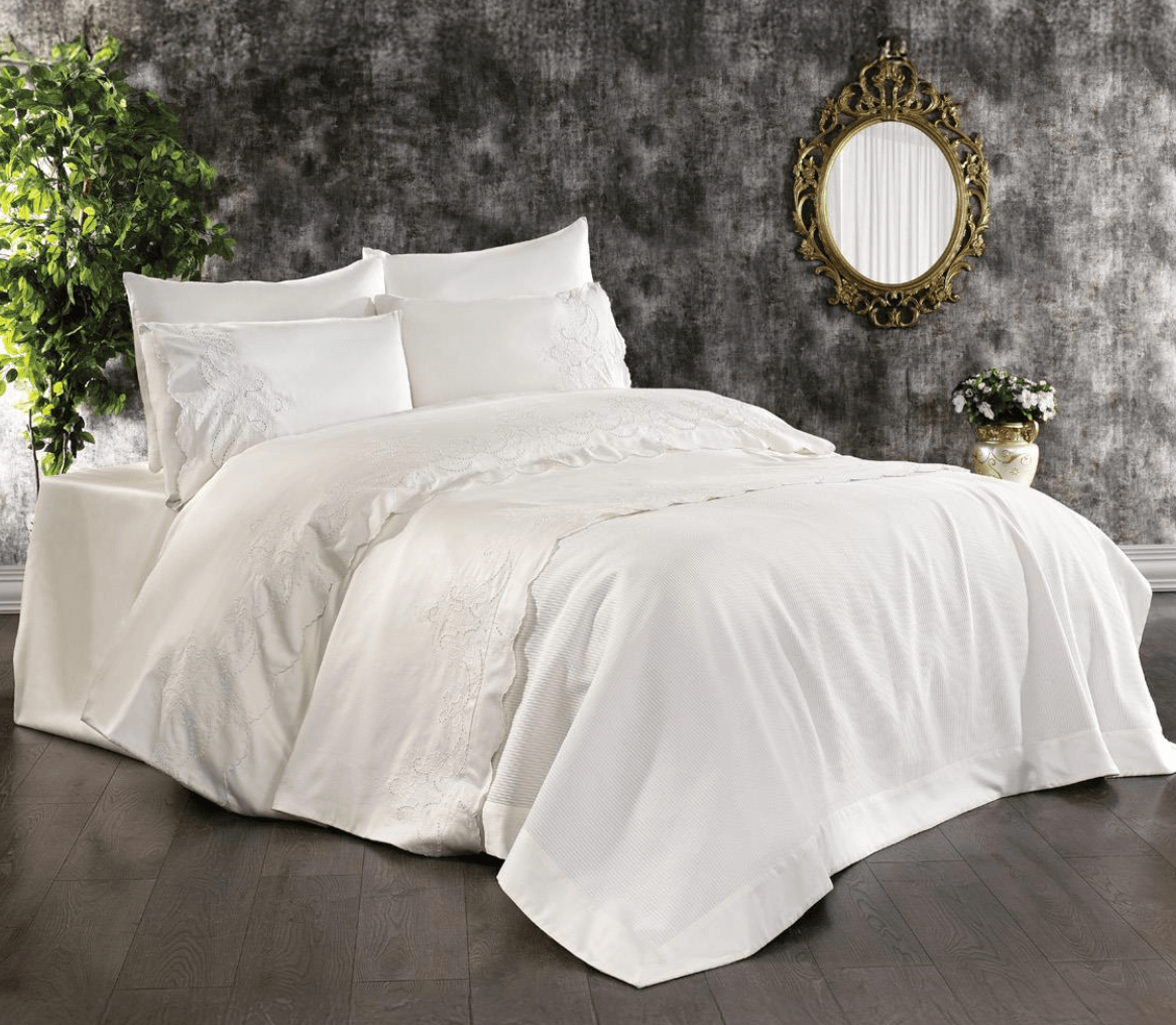 Nazik Home - Hanedan İşlemeli Çift Kişilik 7 Parça Nevresim + Pike Set