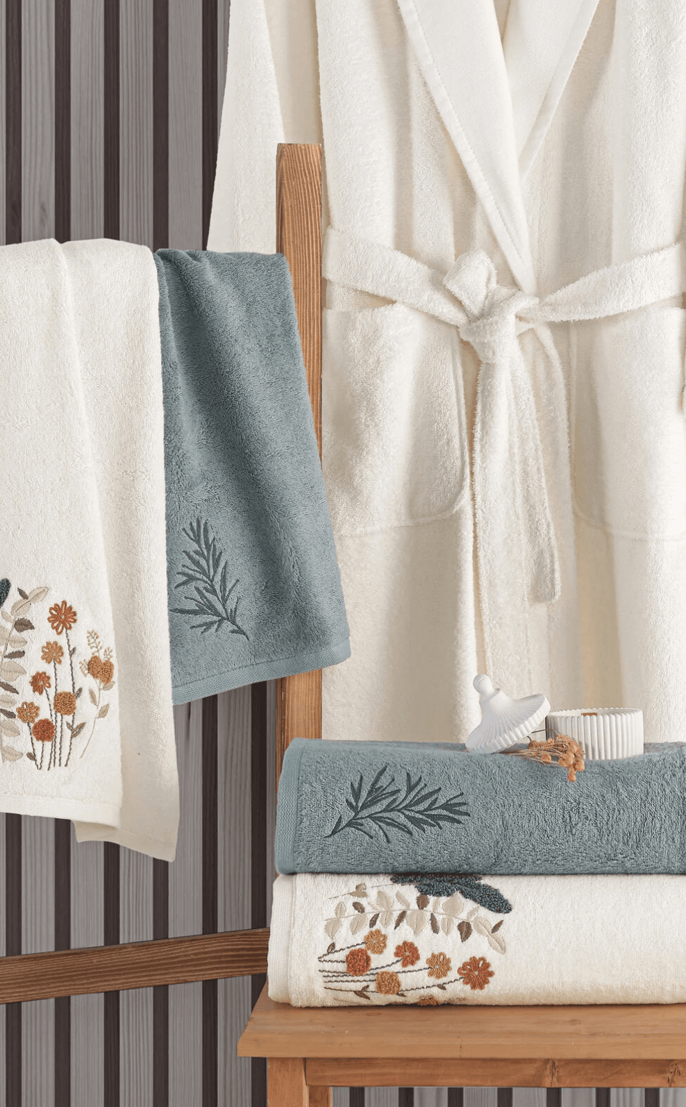 MARİBOR - Bonita Nakışlı Aile Bambu Bornoz Serisi - 6 Parça