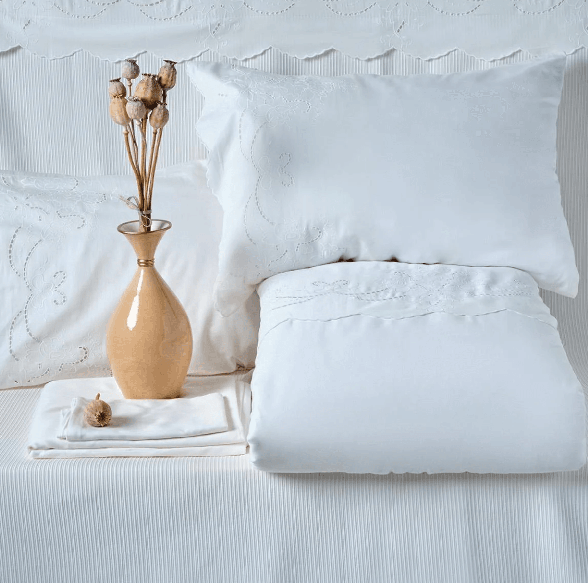 Nazik Home - Hanedan İşlemeli Çift Kişilik 7 Parça Nevresim + Pike Set