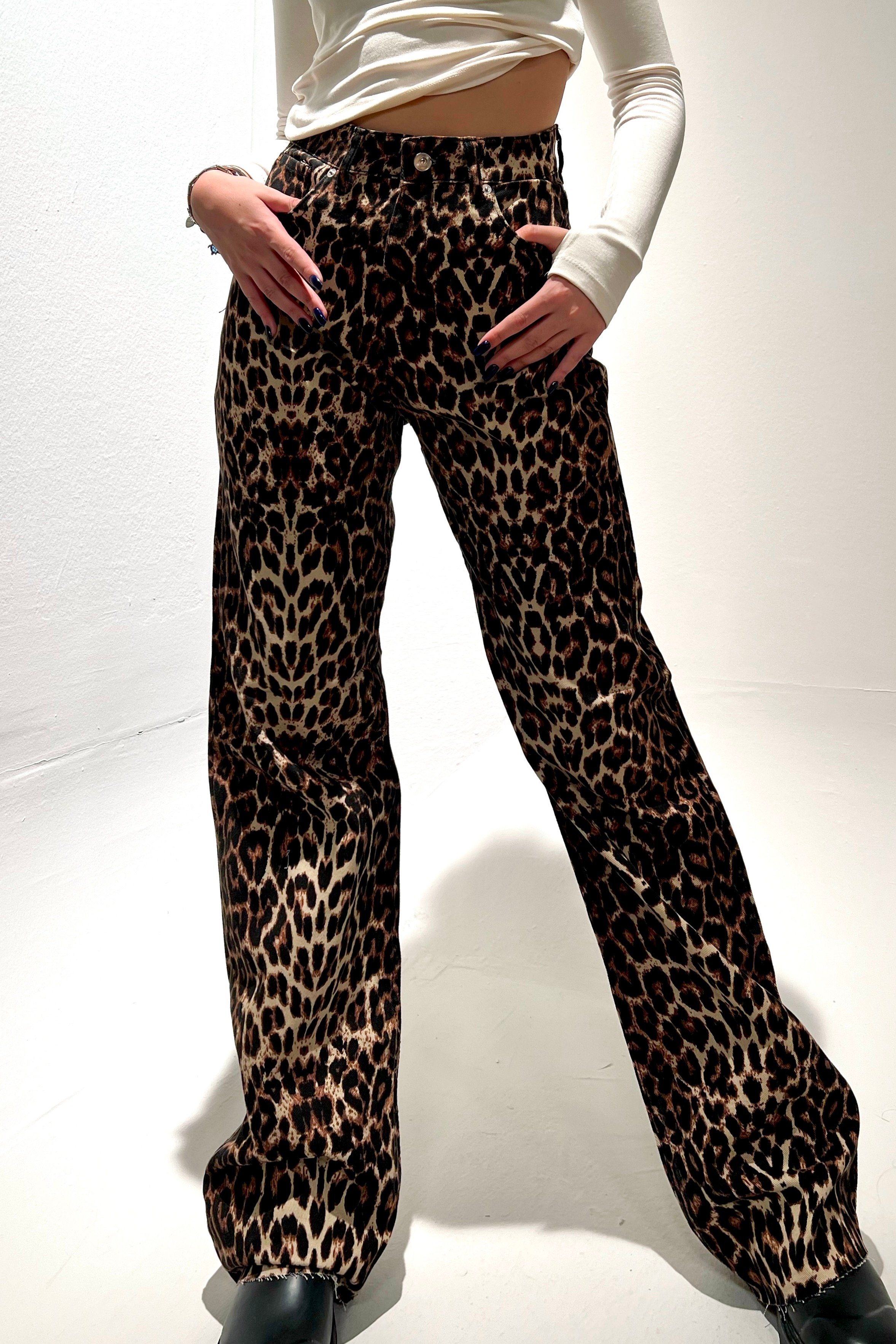 Leopar Jean 