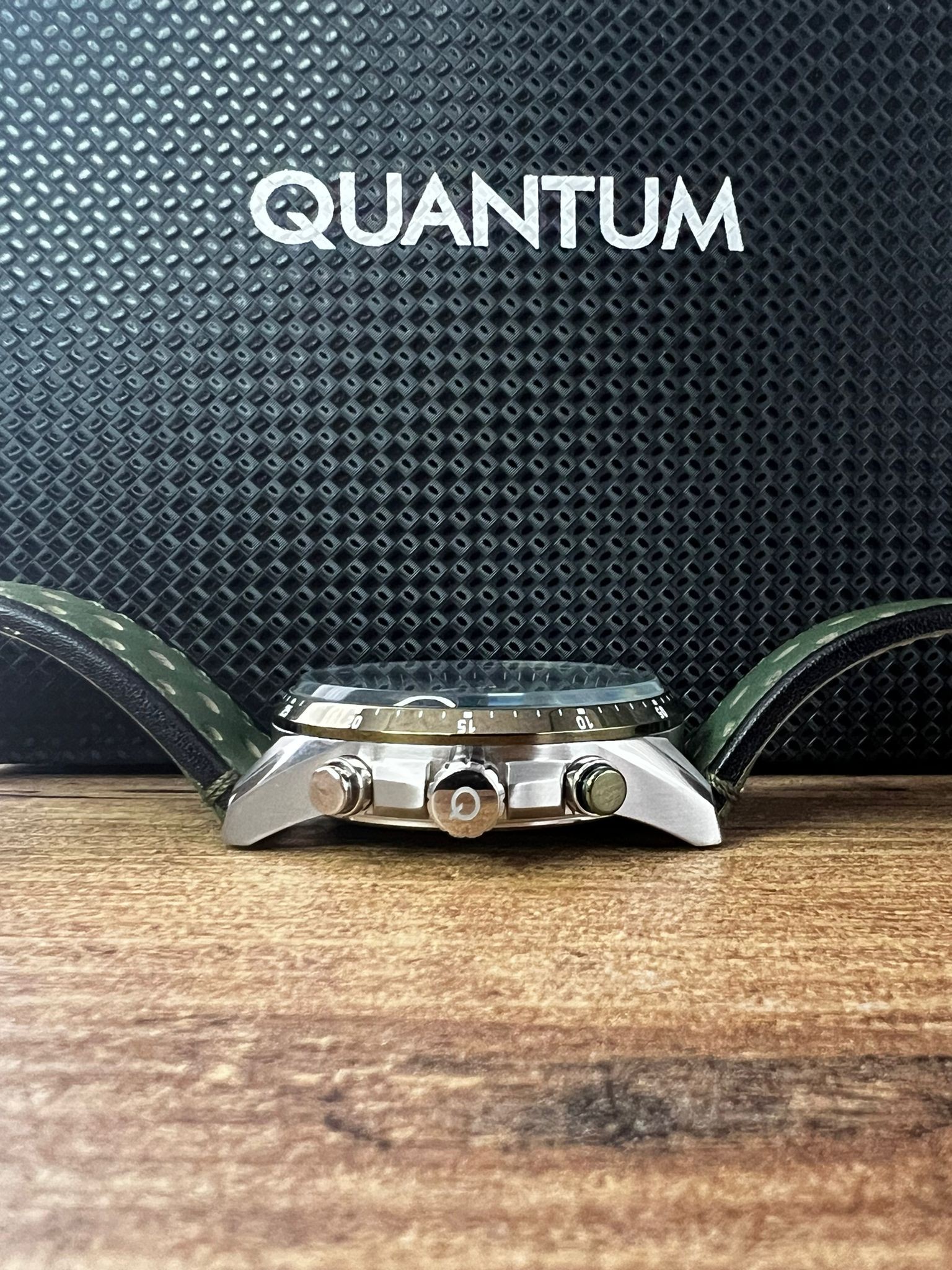  QUANTUM Powertech PWG112.375 – Askeri Ruh, Şehirli Stil QUANTUM SAAT