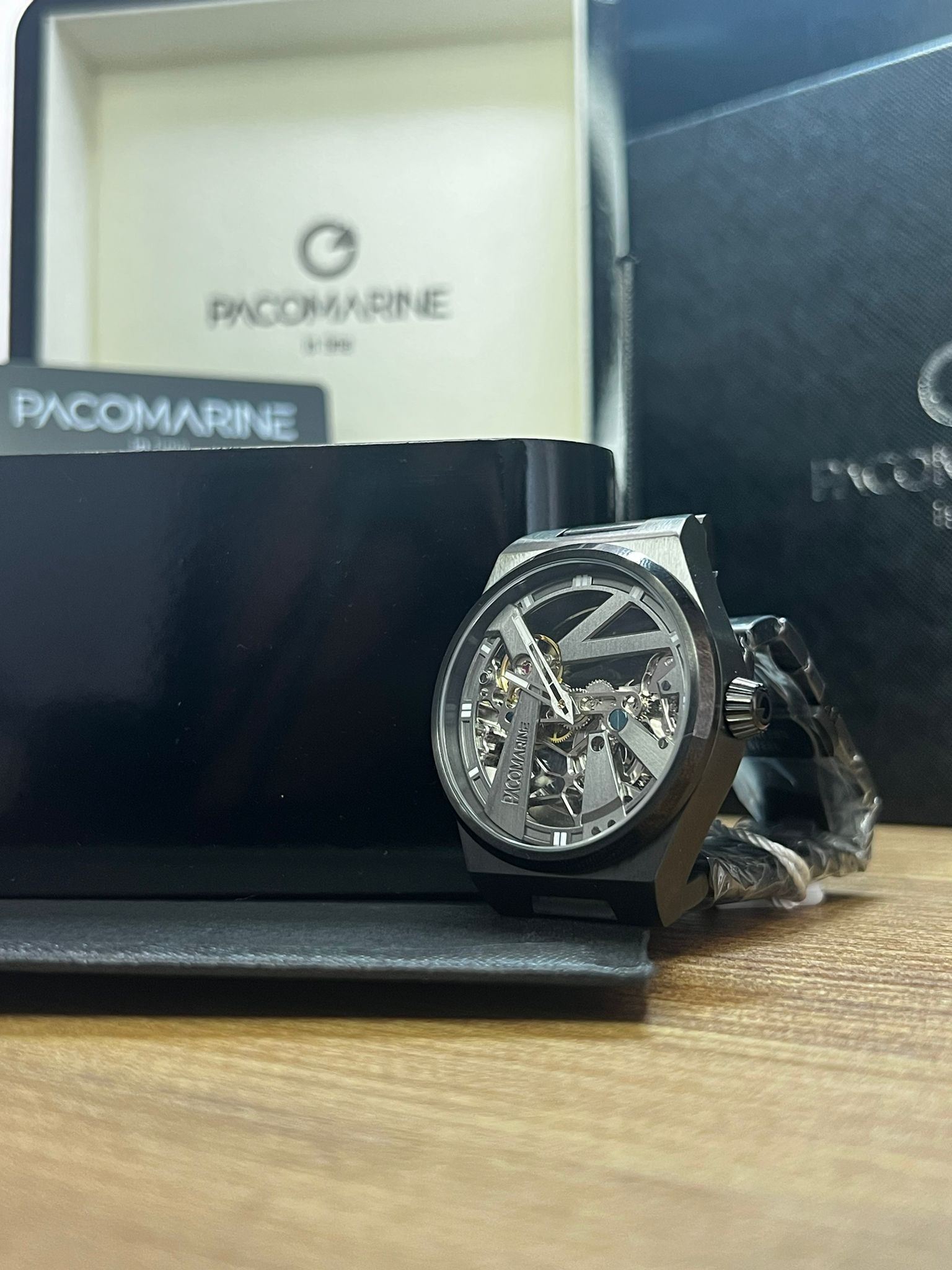 PACOMARINE PM.28003.01 – Mekanik Zarafetin Modern Yorumu PACOMARINE SAAT