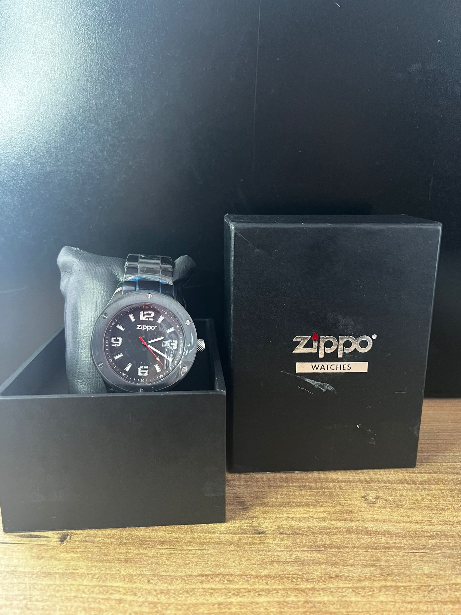 Zippo Watches – Siyah Çelik Kasada Karanlık Işık Zippo Saat image