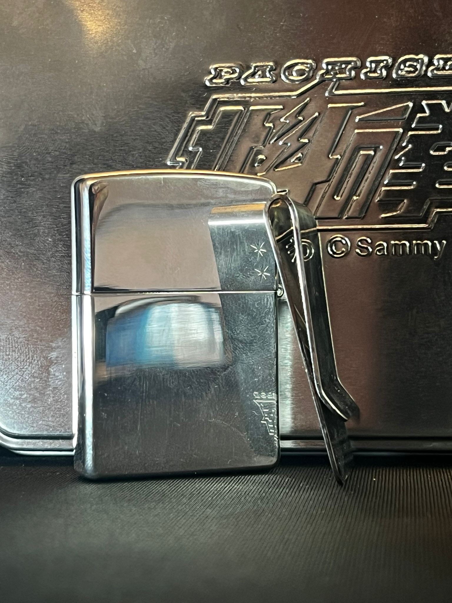 Efsane Geri Döndü – Pachislot × Hokuto no Ken Zippo Çakmak