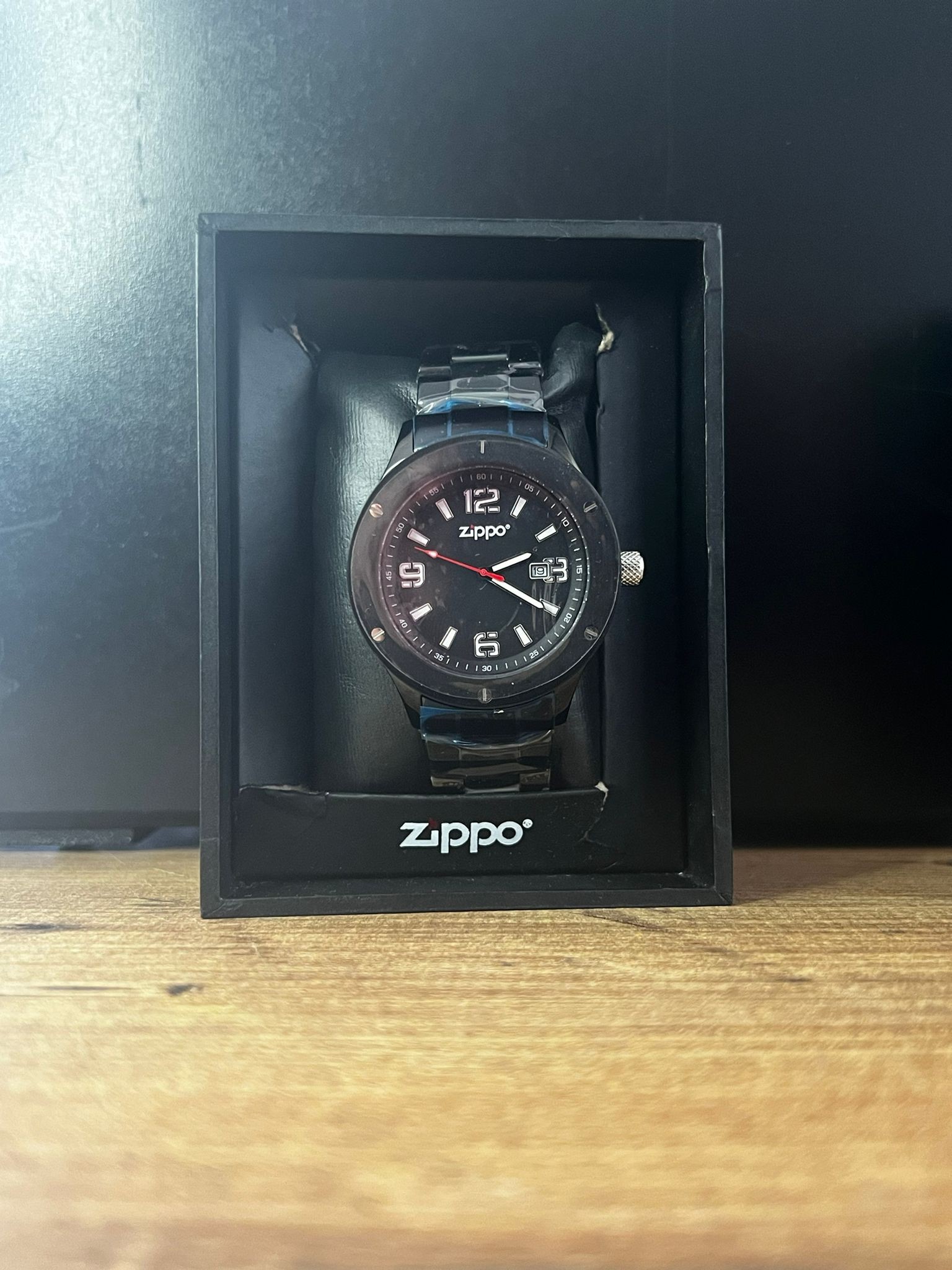 Zippo Watches – Siyah Çelik Kasada Karanlık Işık Zippo Saat