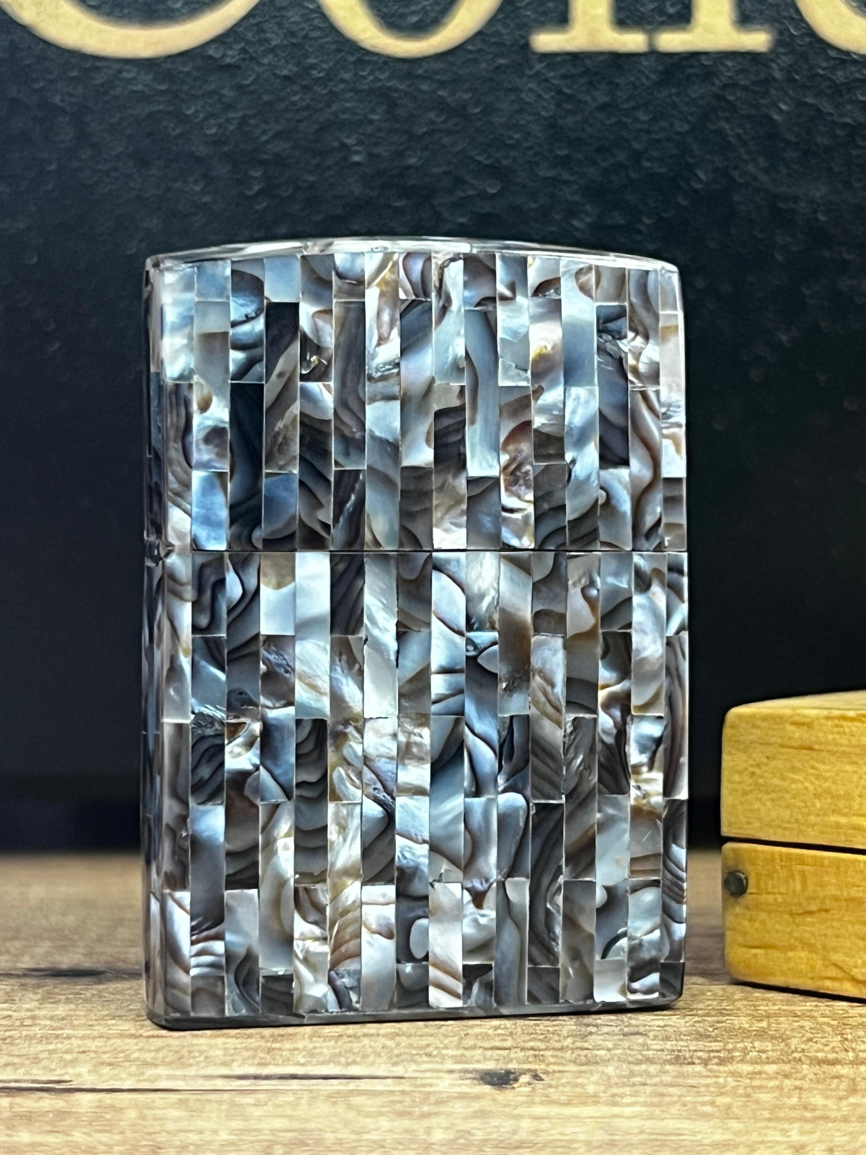 El İşçiliğinin Zarafeti Gerçek Sedef Kaplama Zippo