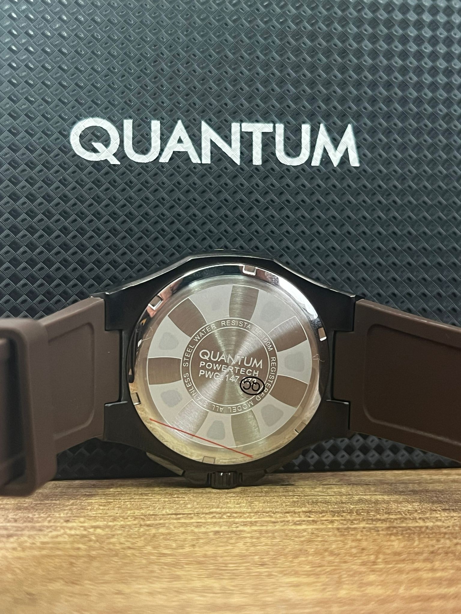 QUANTUM Powertech PWC147 – Gücün ve Stilin Yeni Yorumu QUANTUM SAAT