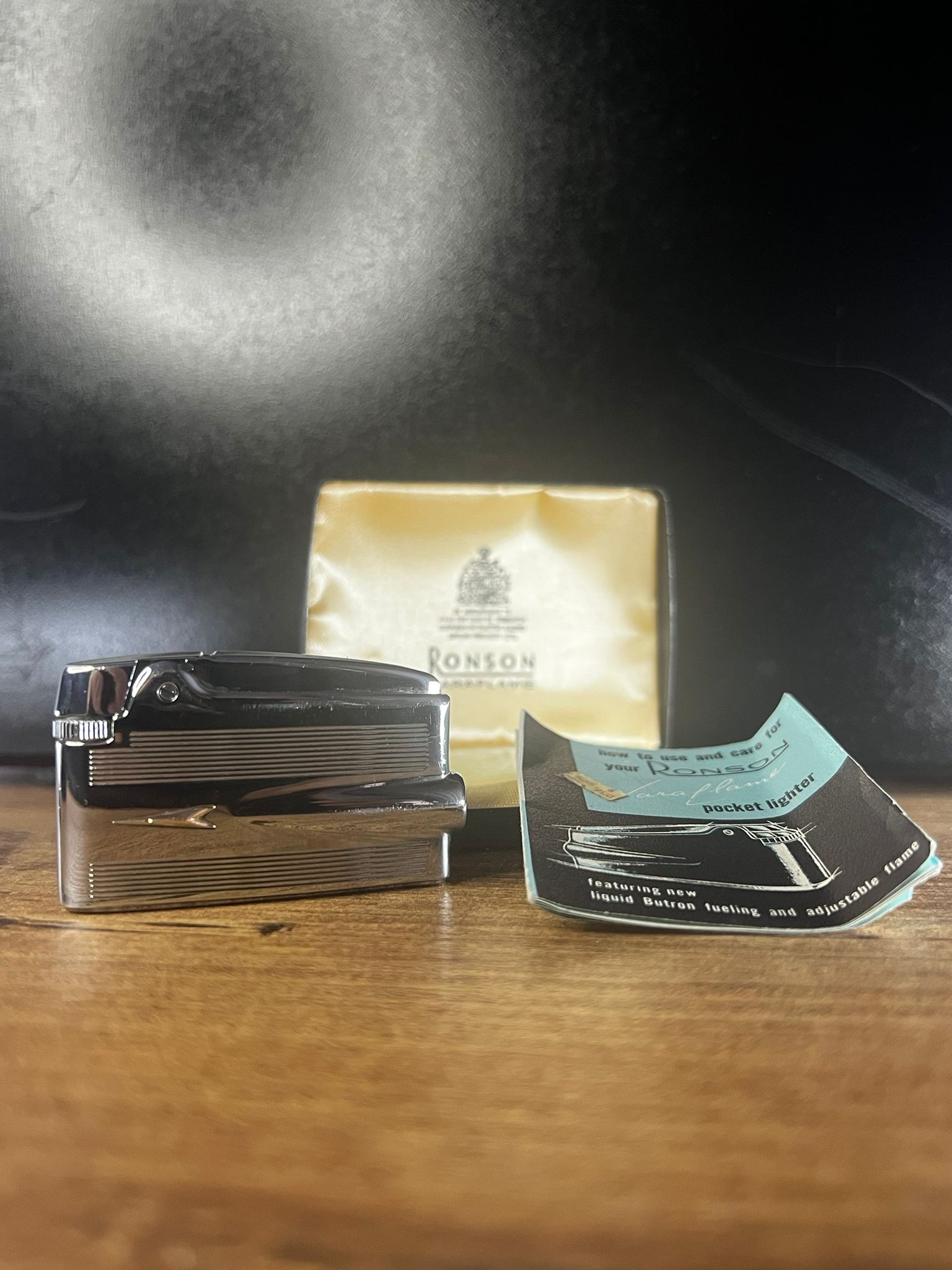  Jet Çağının İmzası Ronson Varaflame Pocket Lighter (USA) Antika çakmak image