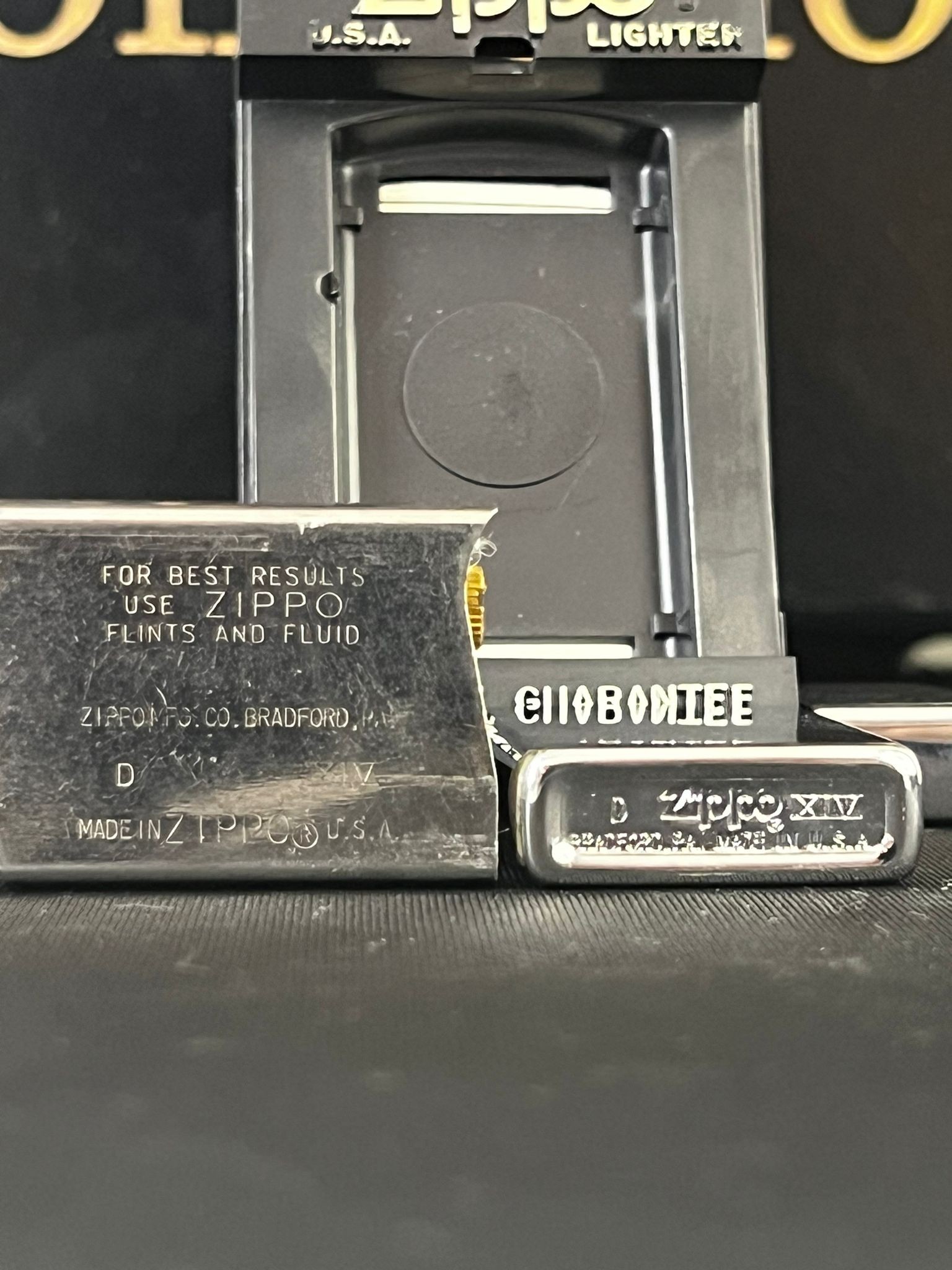 Doğanın Zarafeti – 2008 XIV Kodlu Çiçek Desenli Zippo