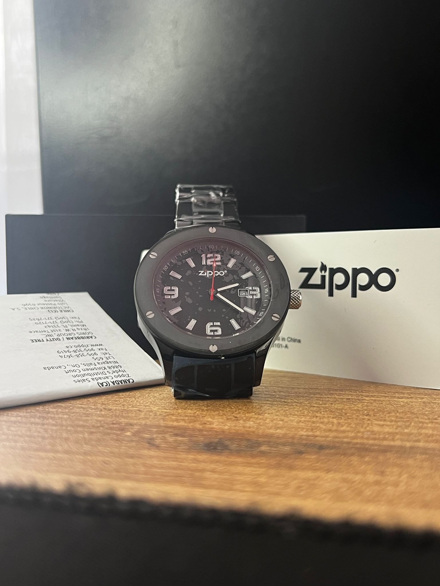 Zippo Watches – Siyah Çelik Kasada Karanlık Işık Zippo Saat
