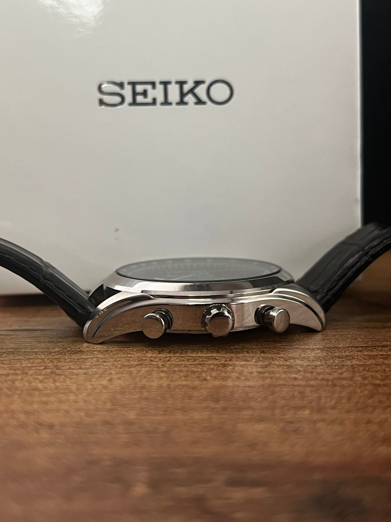 SEIKO Chronograph 10 BAR – Klasik Zarafetin Gücüyle!  SEIKO SAAT