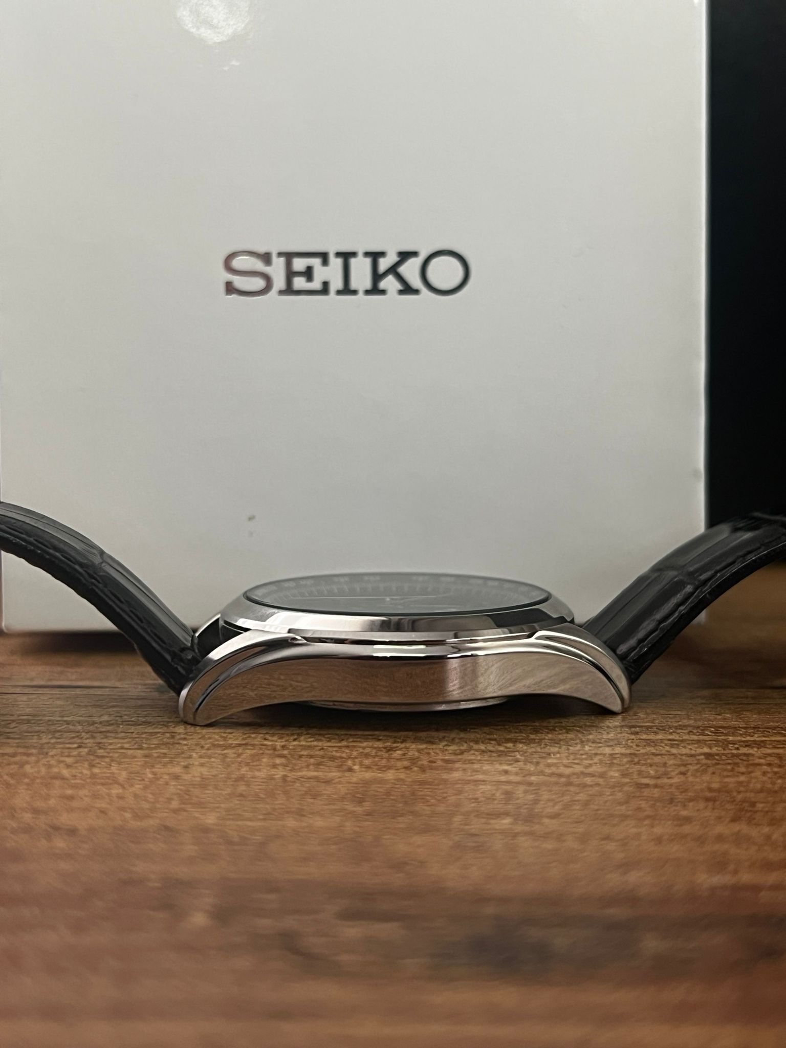 SEIKO Chronograph 10 BAR – Klasik Zarafetin Gücüyle!  SEIKO SAAT